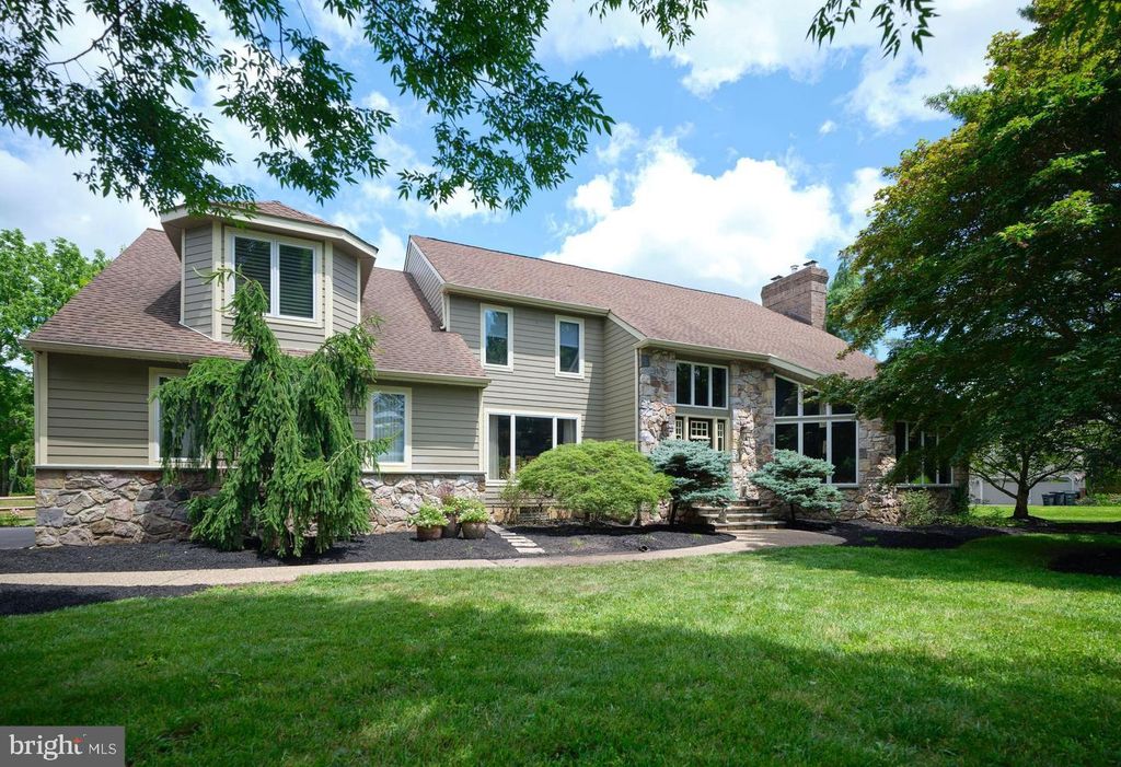 Photo of 9 Skyview Drive, IVYLAND, PA 18974 (MLS # PABU2114906)