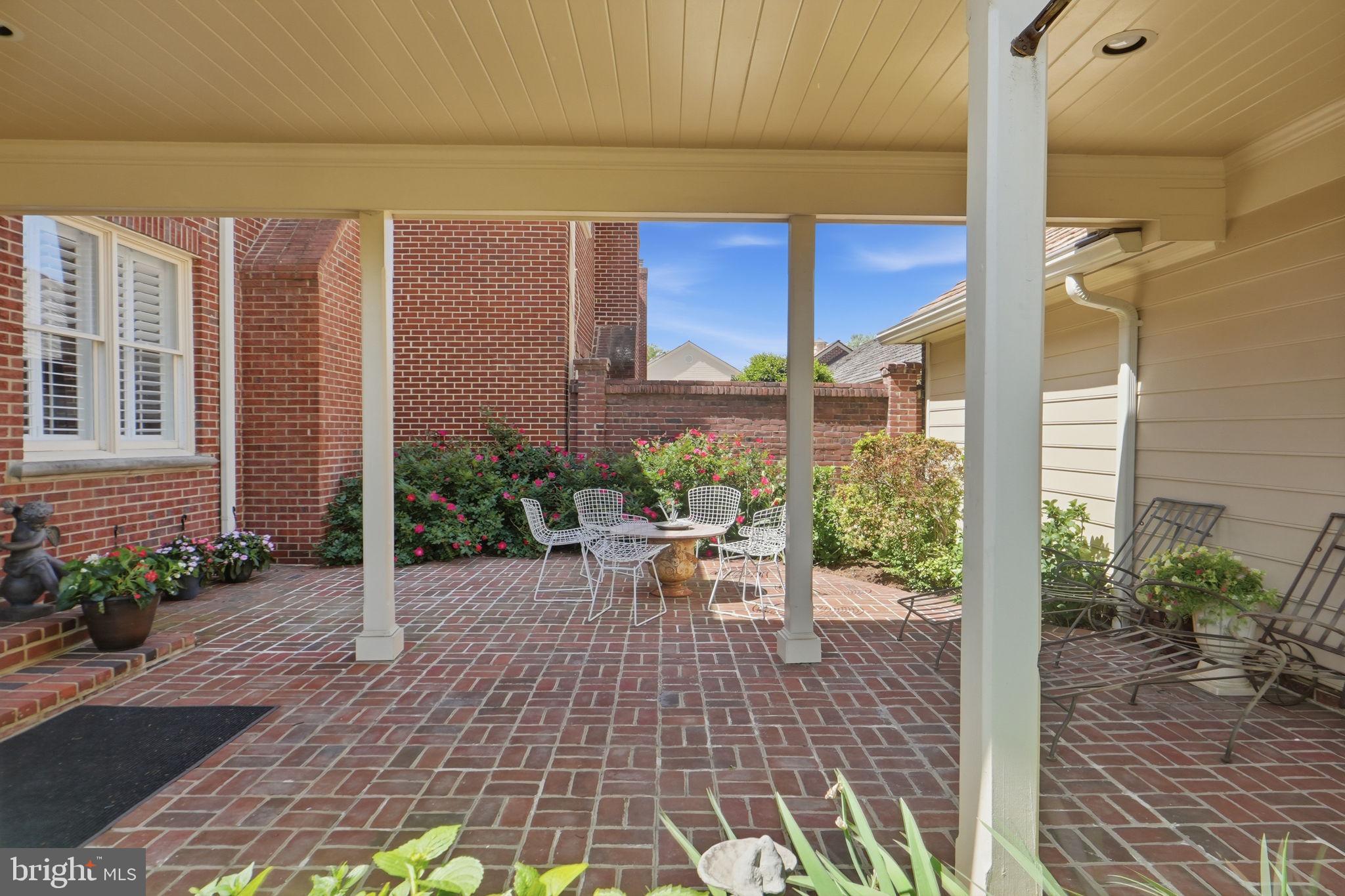 MADISON OF MCLEAN - Residential