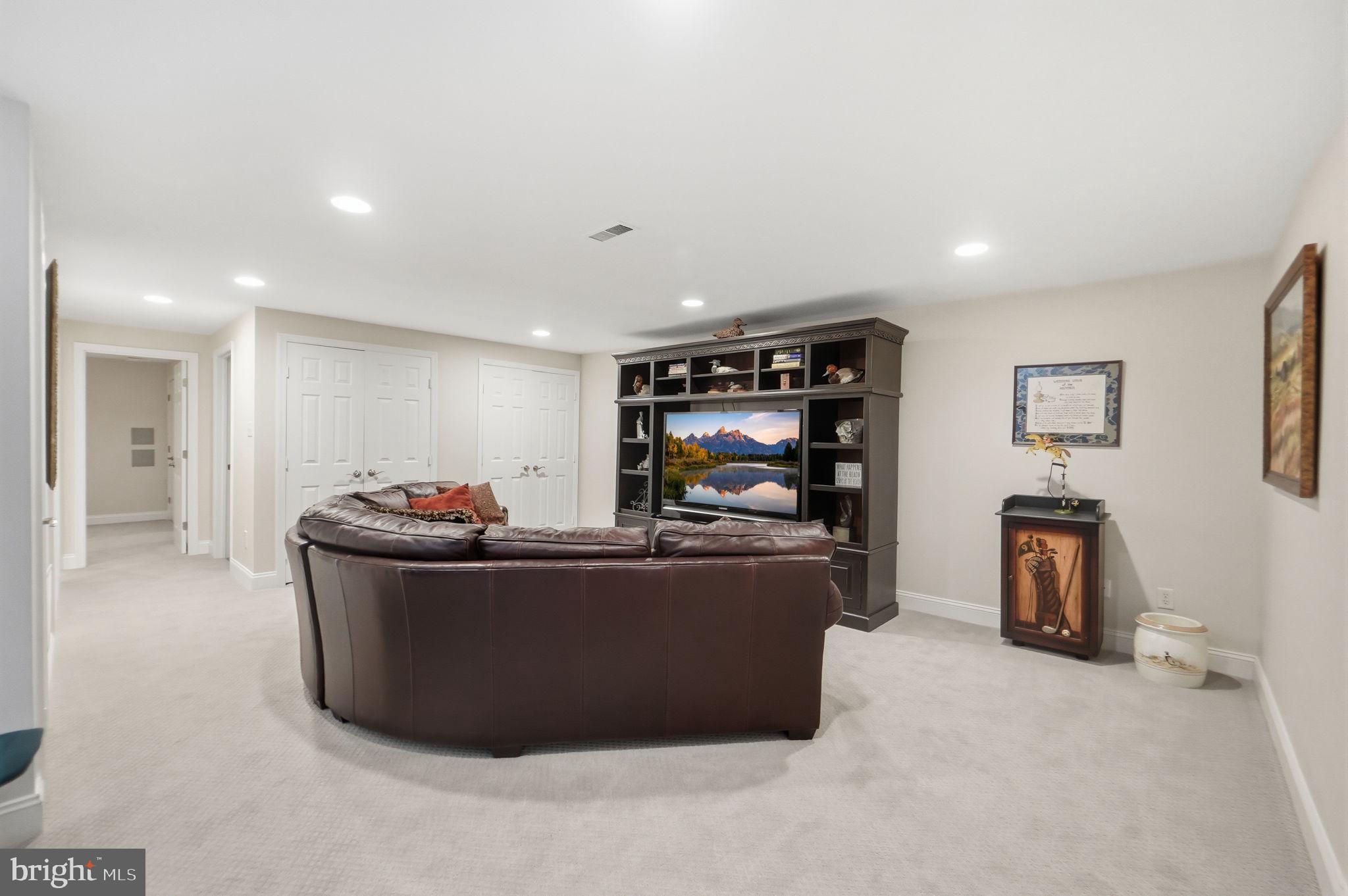 MADISON OF MCLEAN - Residential
