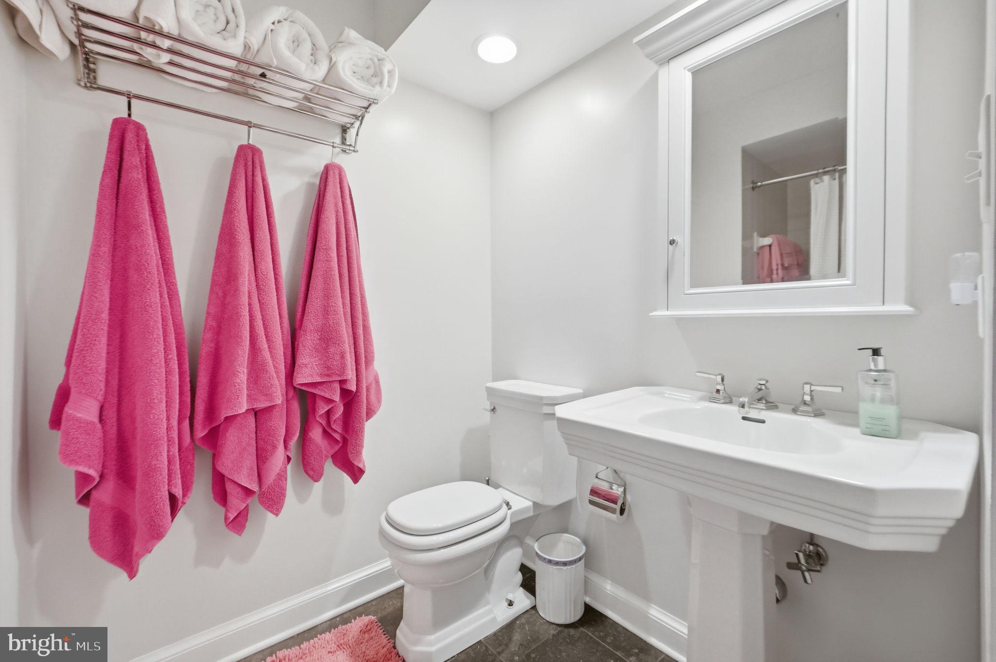 MADISON OF MCLEAN - Residential