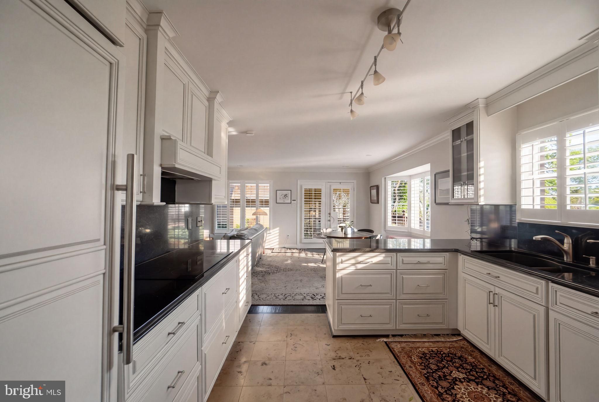 MADISON OF MCLEAN - Residential