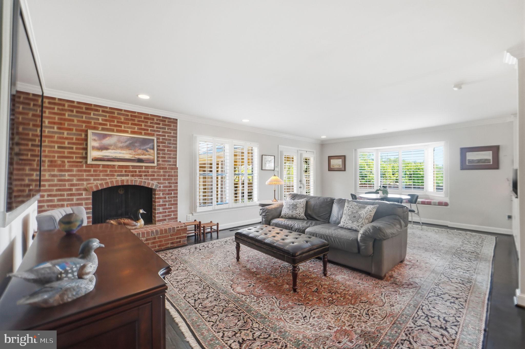 MADISON OF MCLEAN - Residential