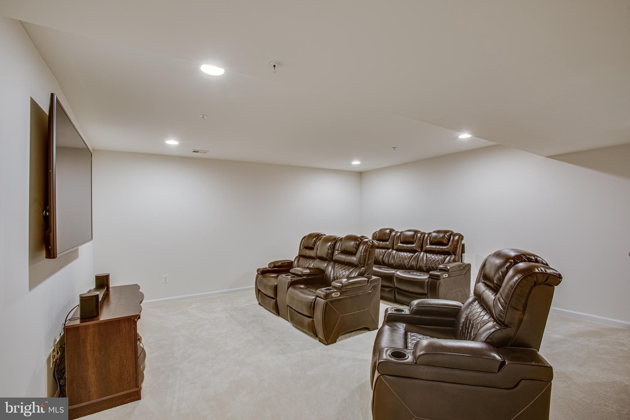 POTOMAC SHORES - Residential