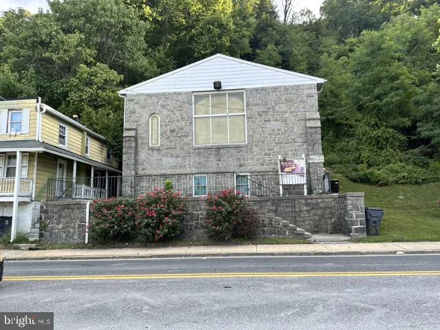 194 N Main Street