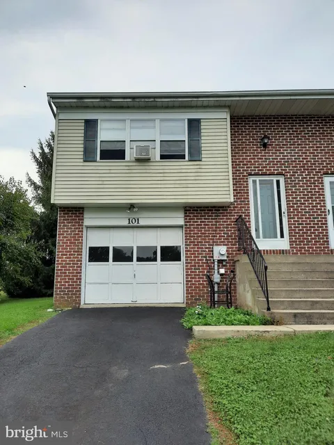 101 Pickwick Place, Millersville, PA MLS: PALA2064586