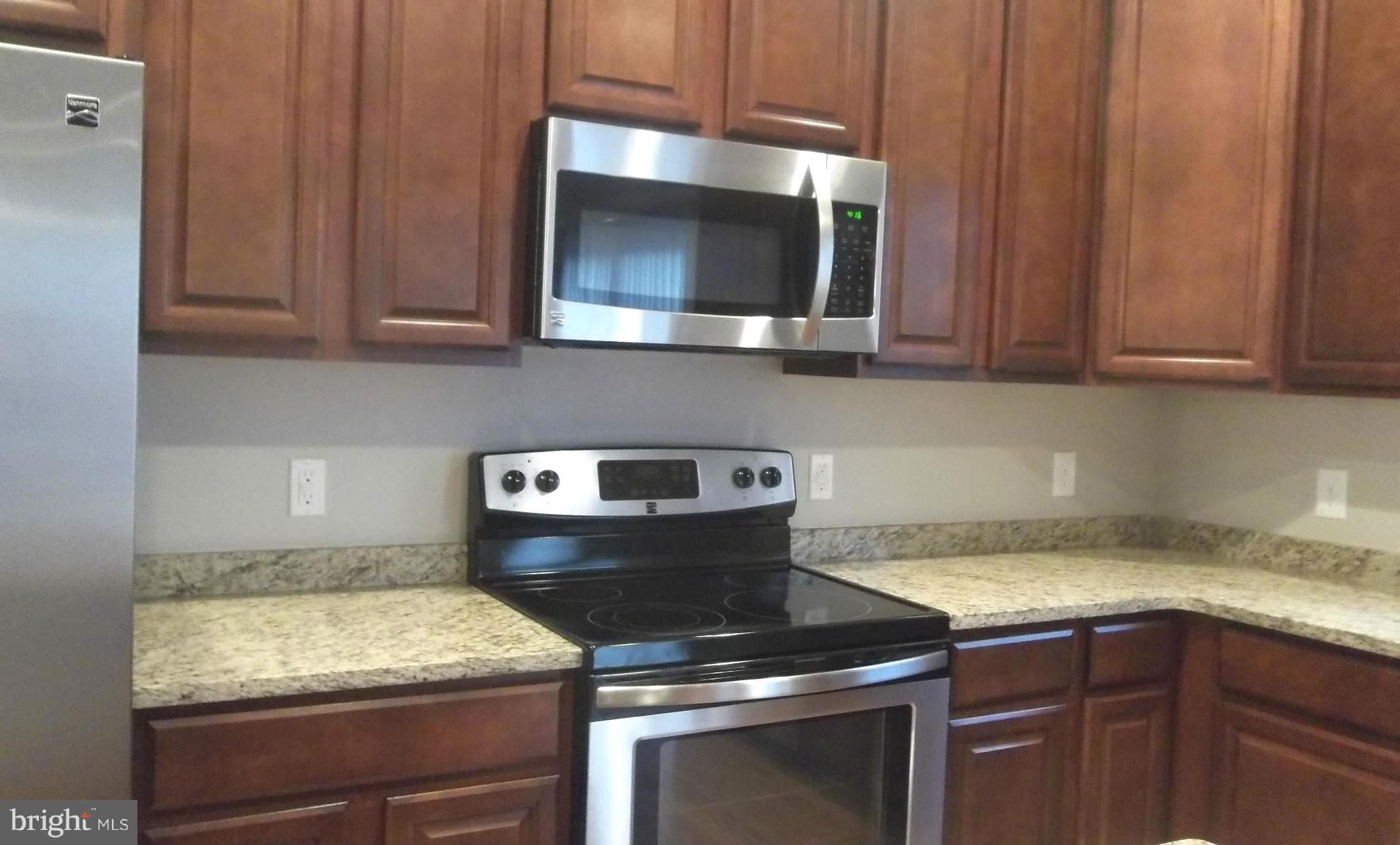 PRESIDENTIAL LAKES - Residential Lease