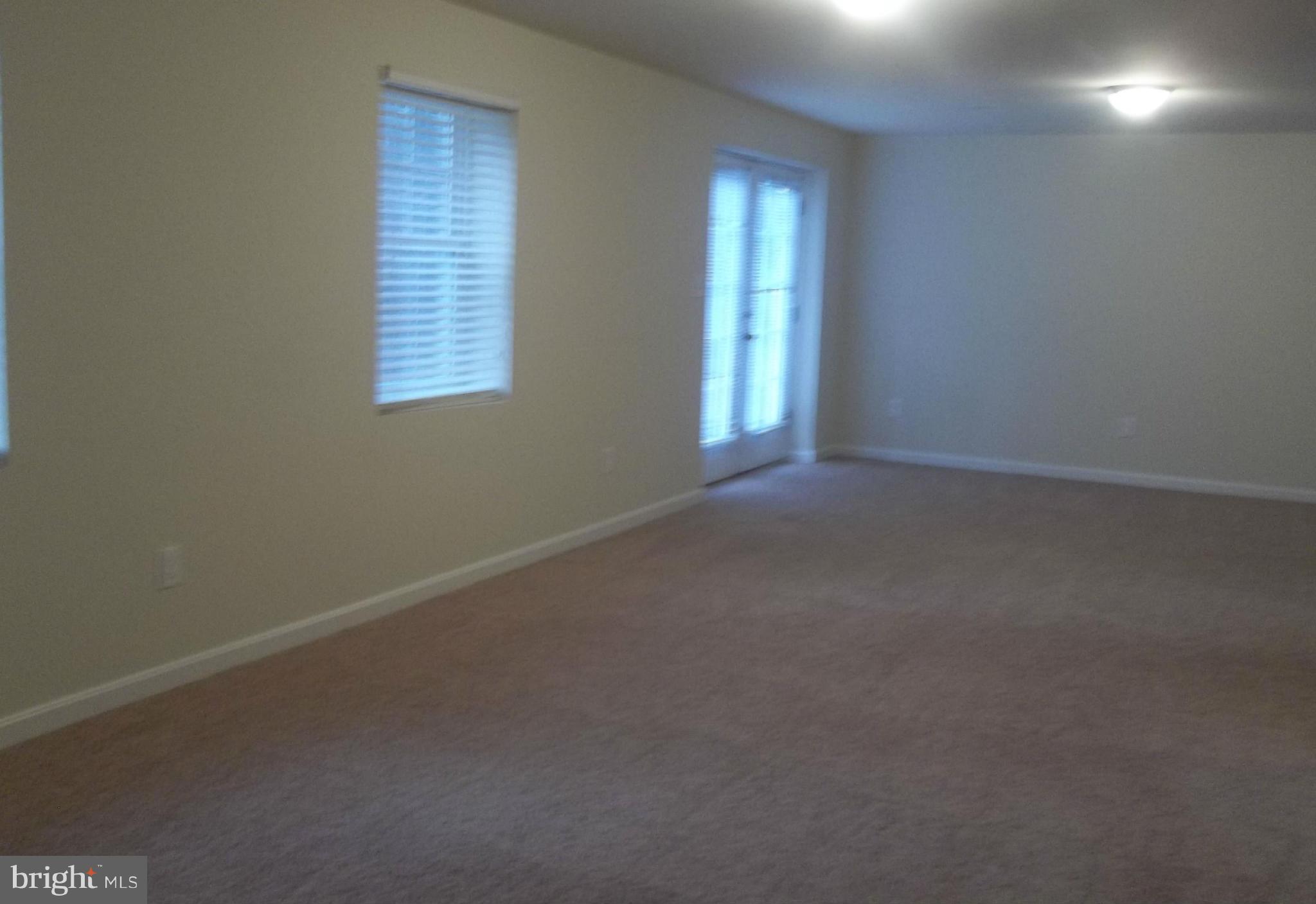 PRESIDENTIAL LAKES - Residential Lease