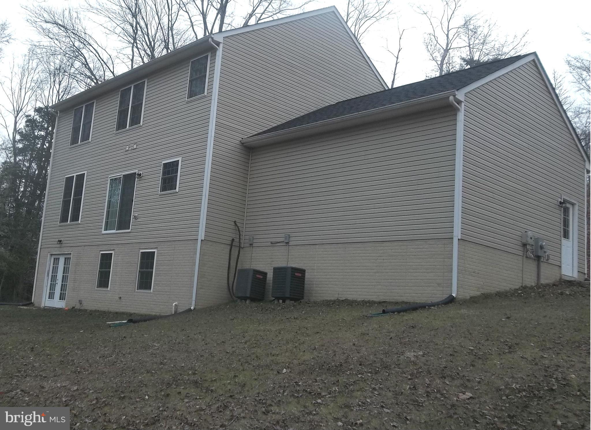 PRESIDENTIAL LAKES - Residential Lease