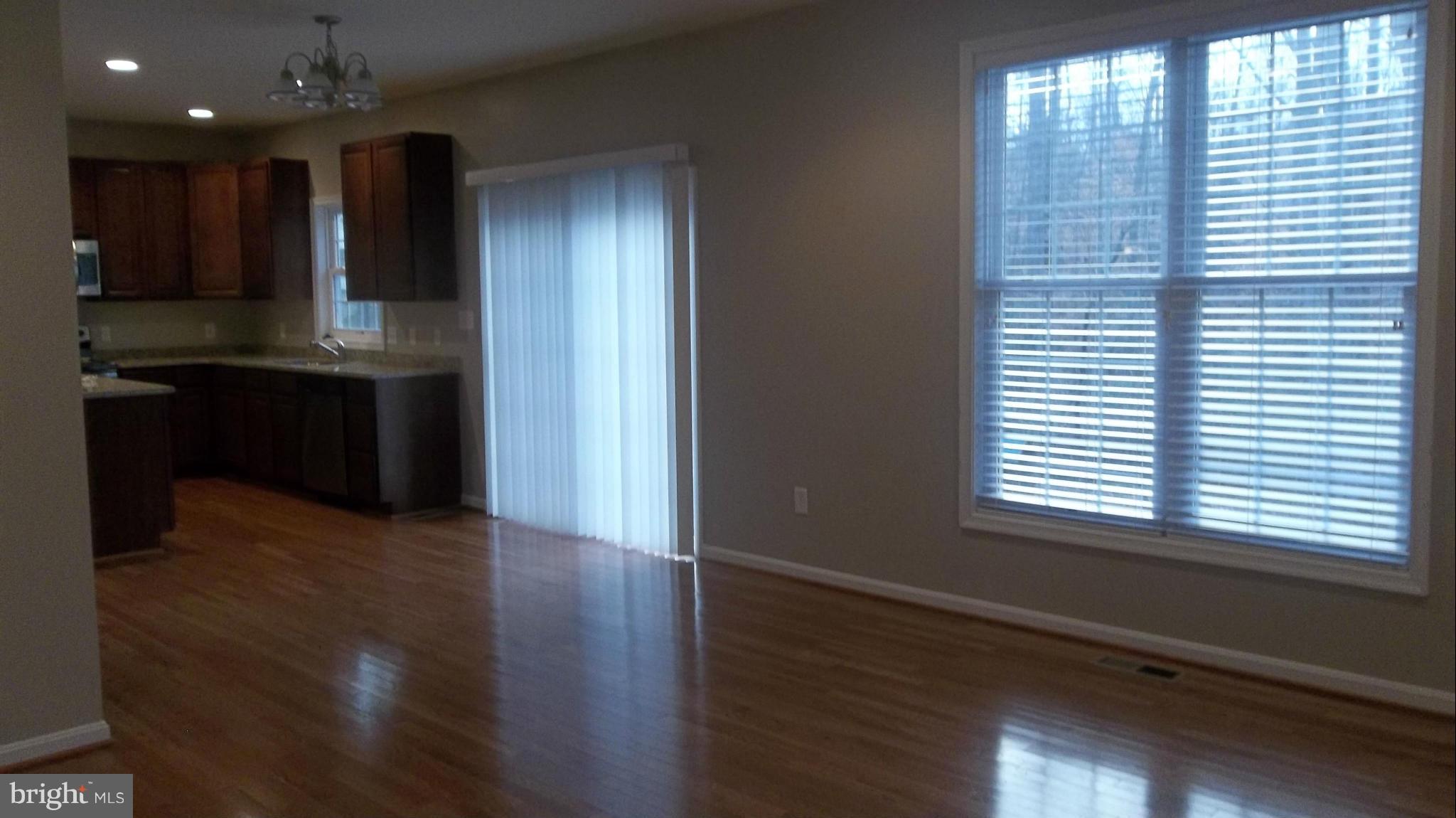 PRESIDENTIAL LAKES - Residential Lease