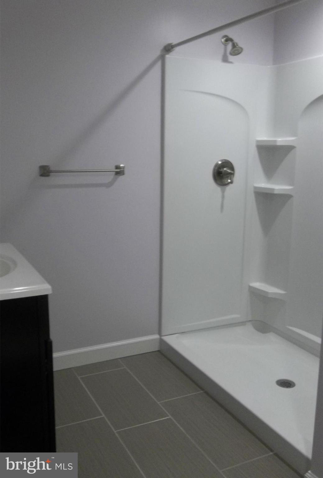 PRESIDENTIAL LAKES - Residential Lease