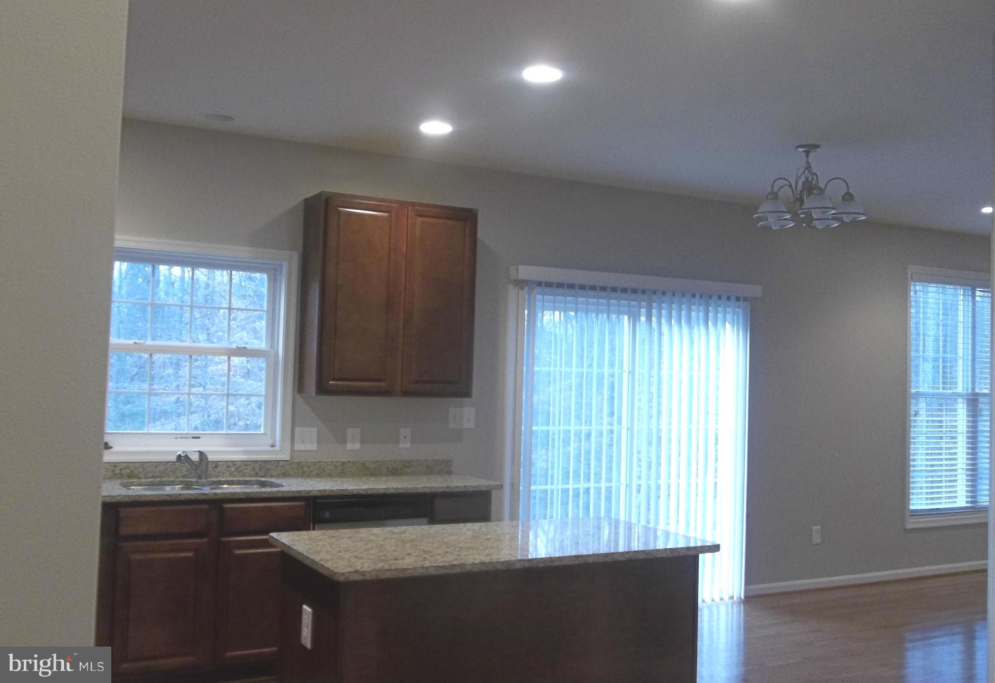 PRESIDENTIAL LAKES - Residential Lease