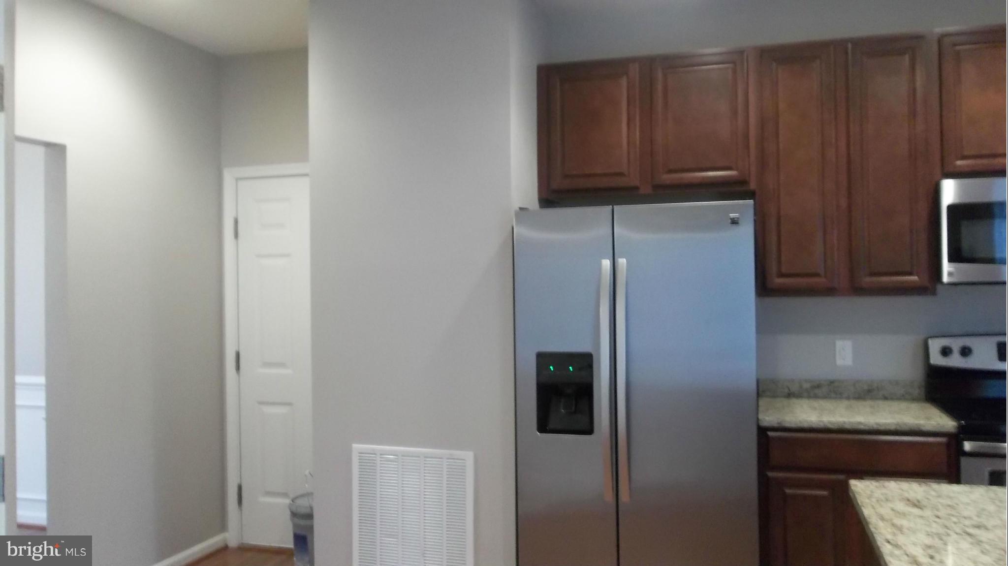 PRESIDENTIAL LAKES - Residential Lease