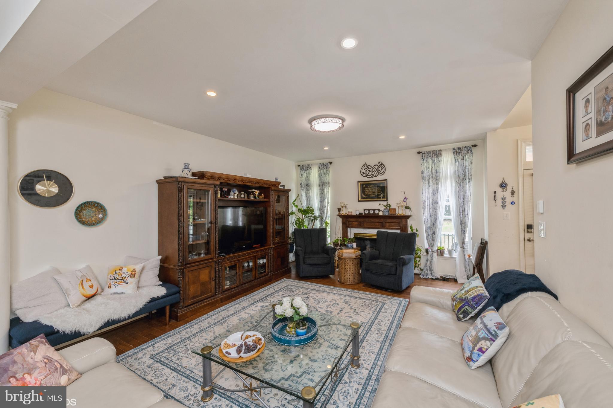 SOUTH RIDING - Residential Lease