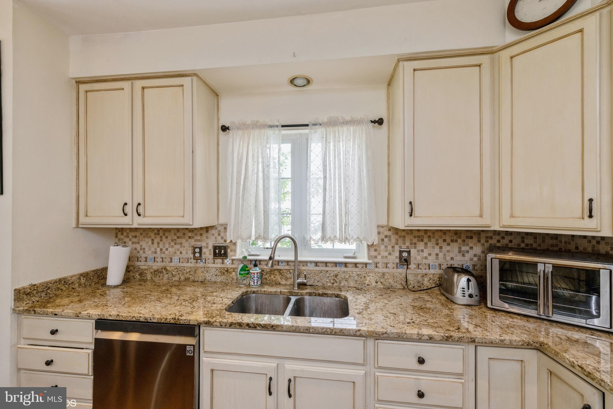 SOUTH RIDING - Residential Lease