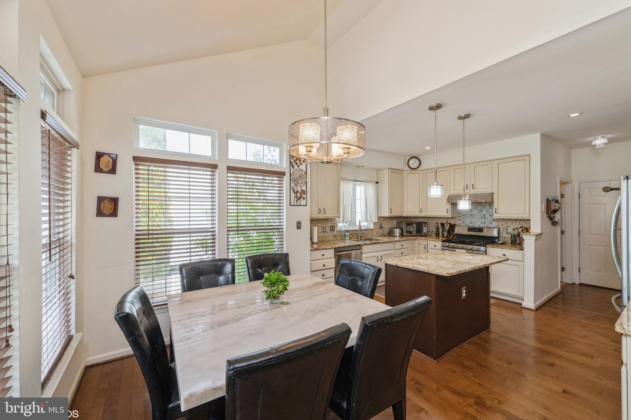 SOUTH RIDING - Residential Lease