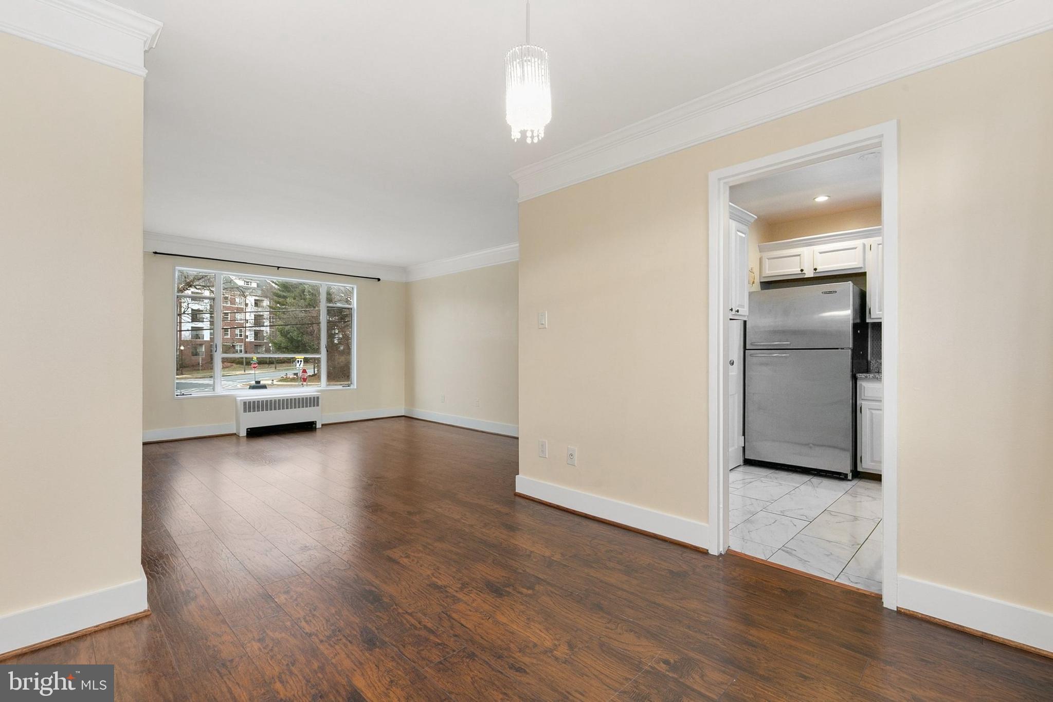 10315 MONTROSE AVENUE 202