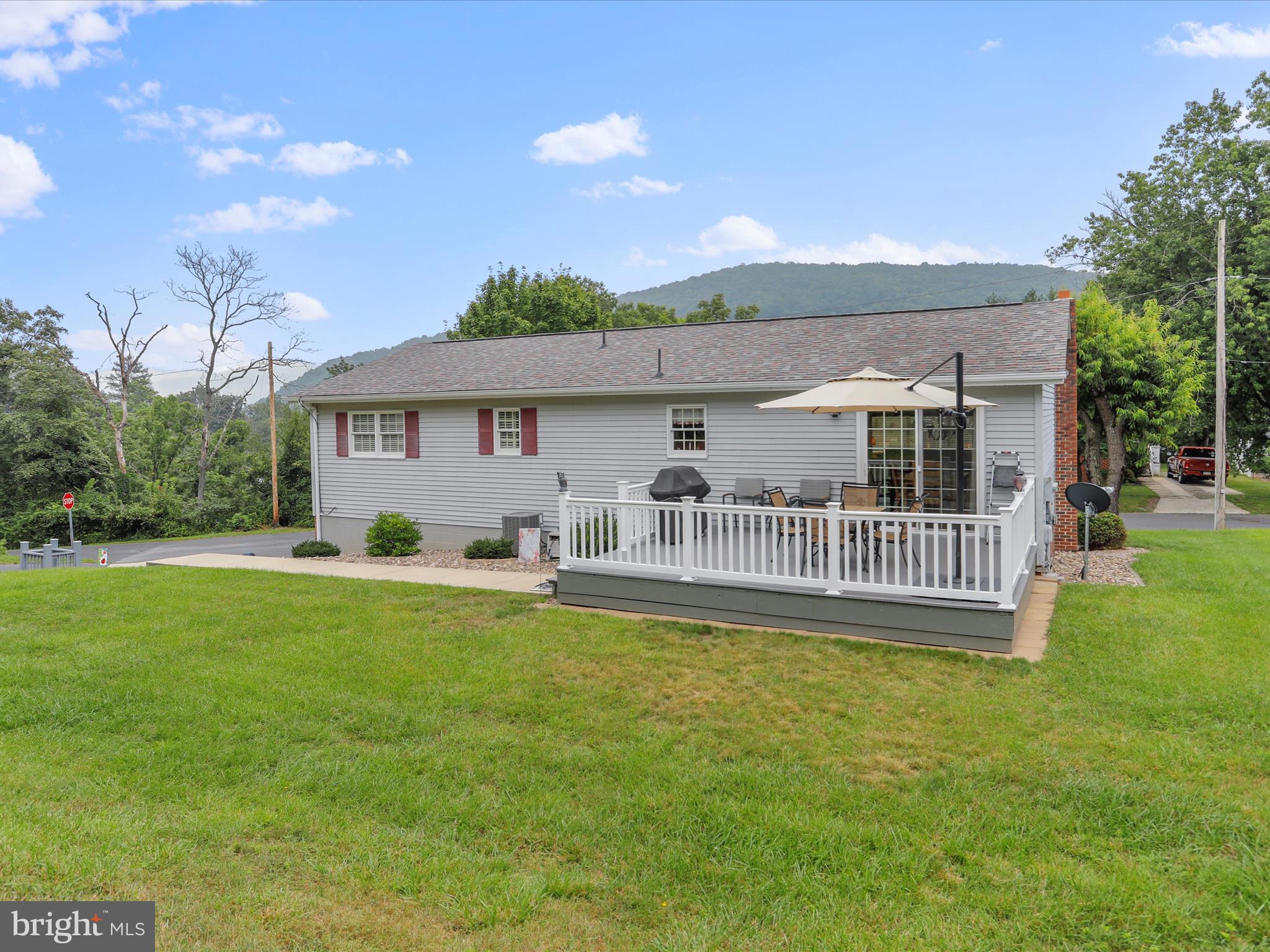 HAWTHORNE HEIGHTS - Residential