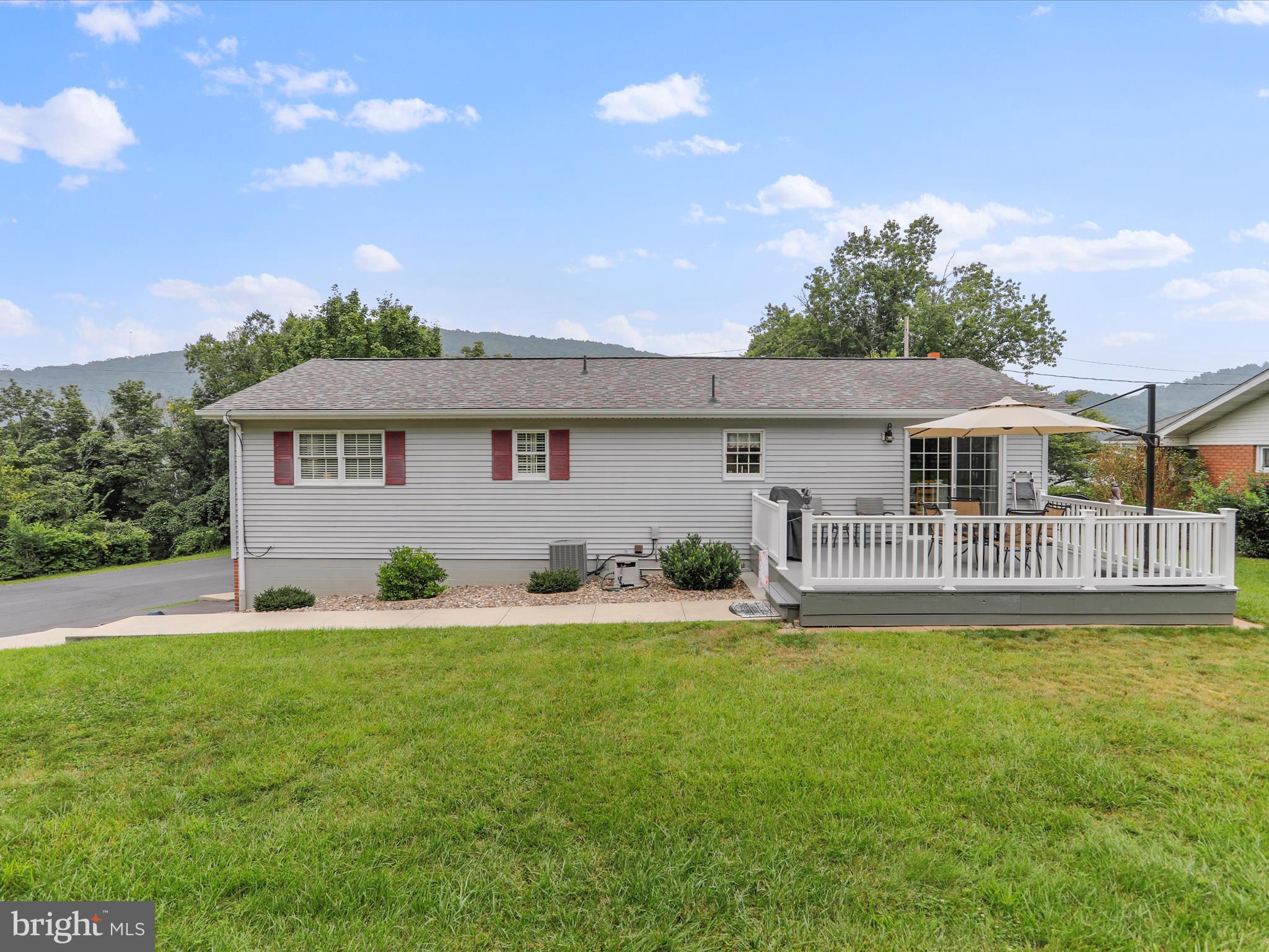 HAWTHORNE HEIGHTS - Residential