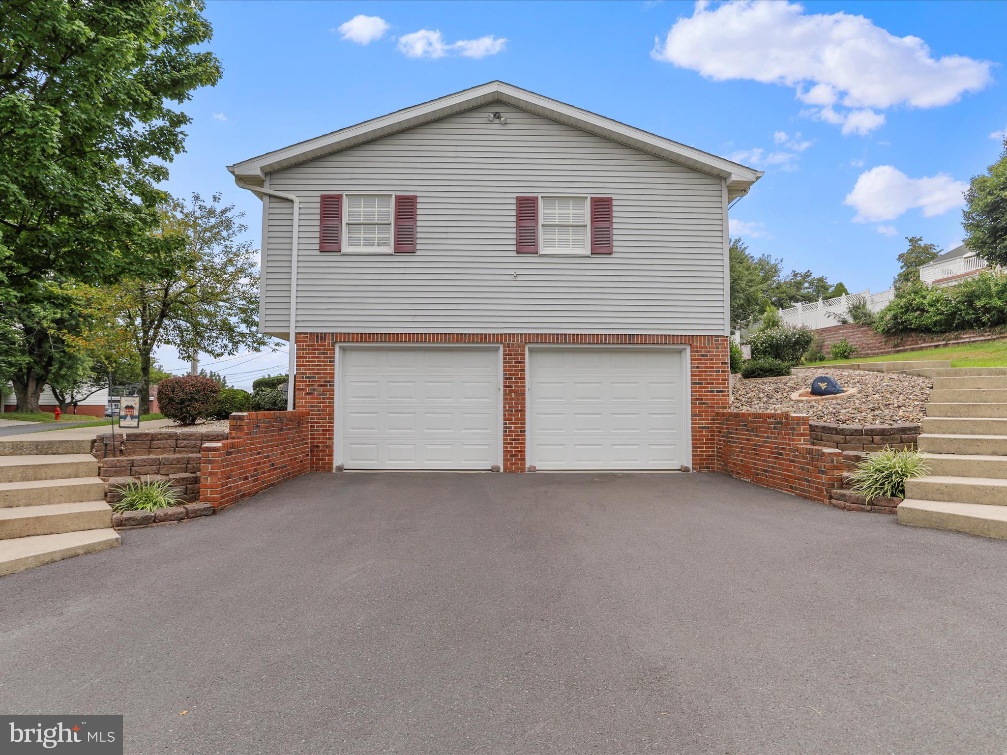 HAWTHORNE HEIGHTS - Residential