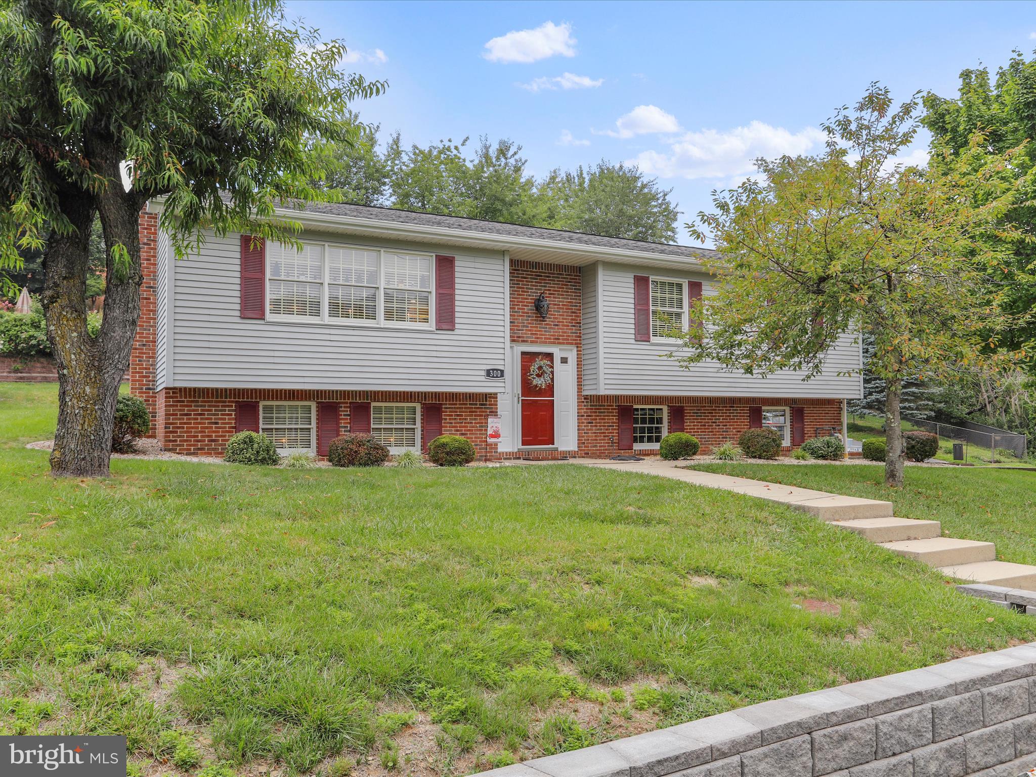 HAWTHORNE HEIGHTS - Residential