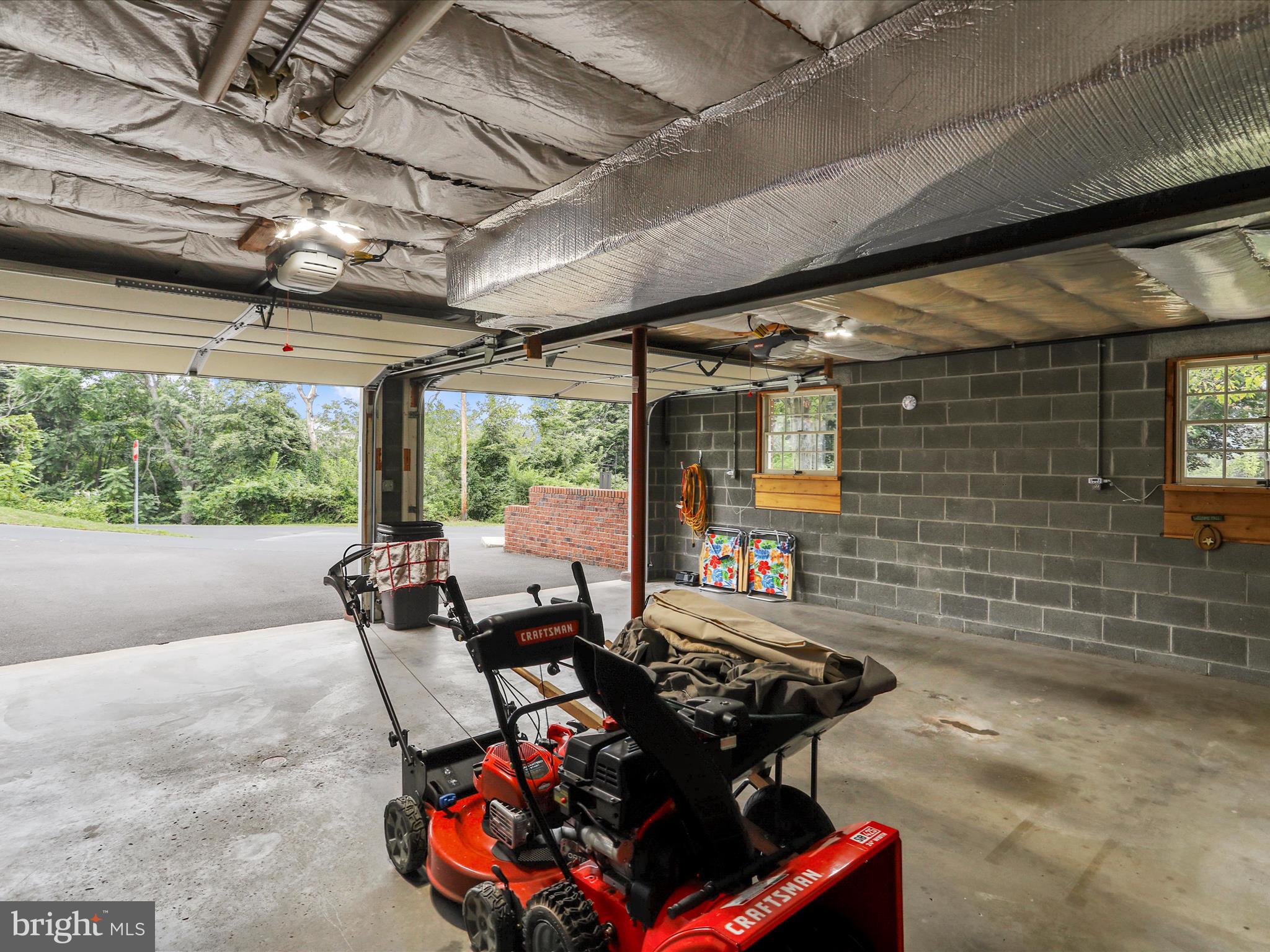 HAWTHORNE HEIGHTS - Residential