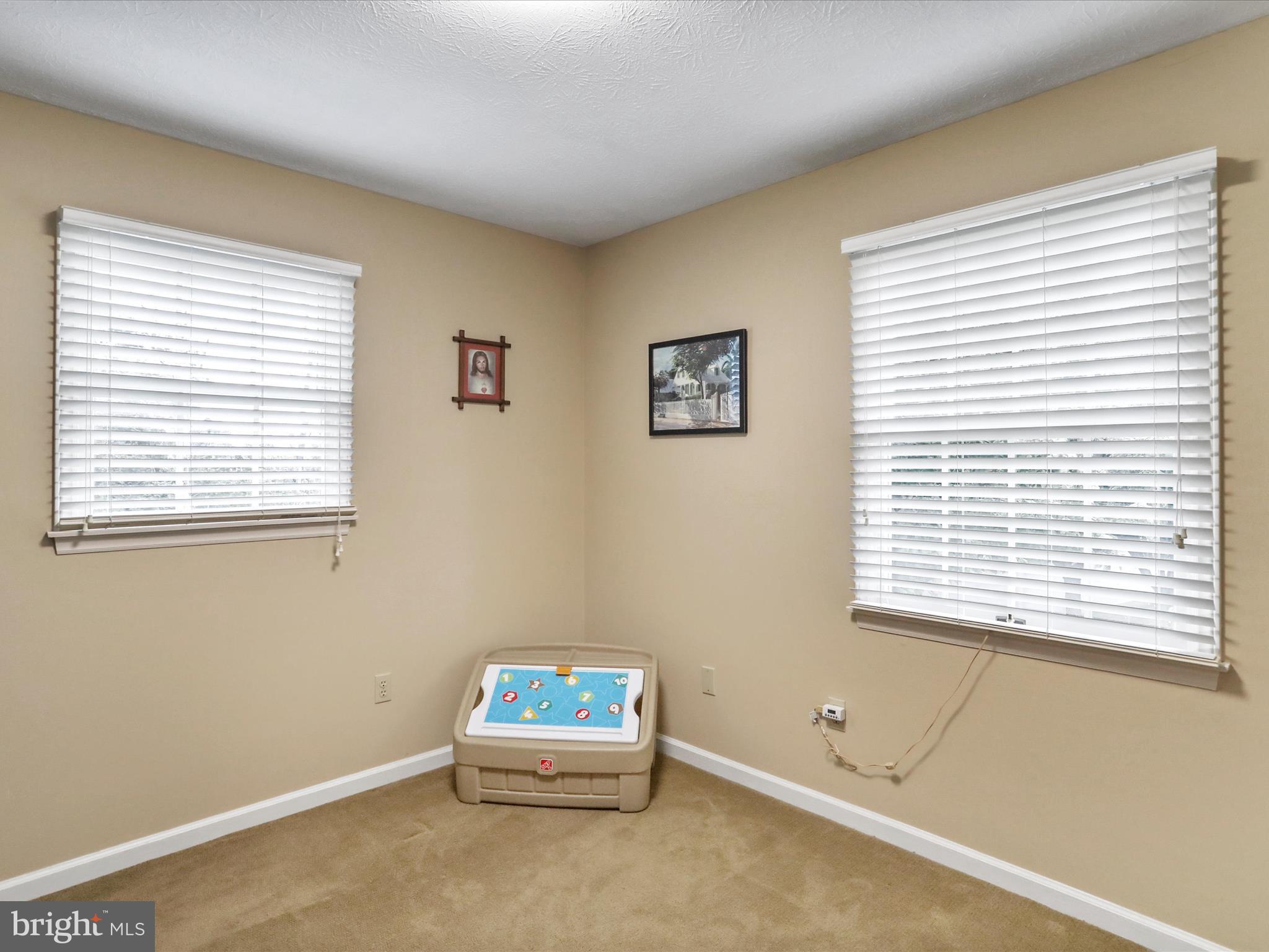 HAWTHORNE HEIGHTS - Residential