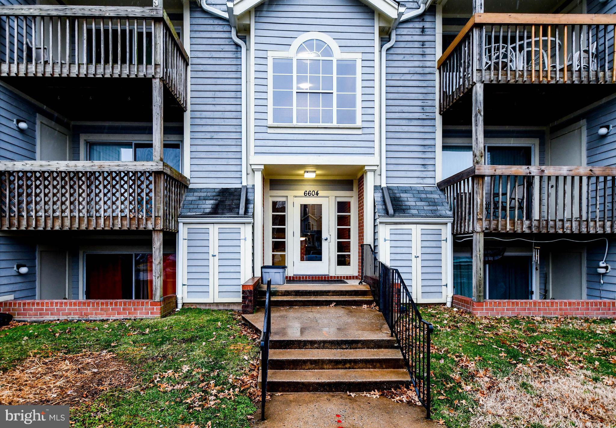 CROMWELL FOUNTAIN - Residential