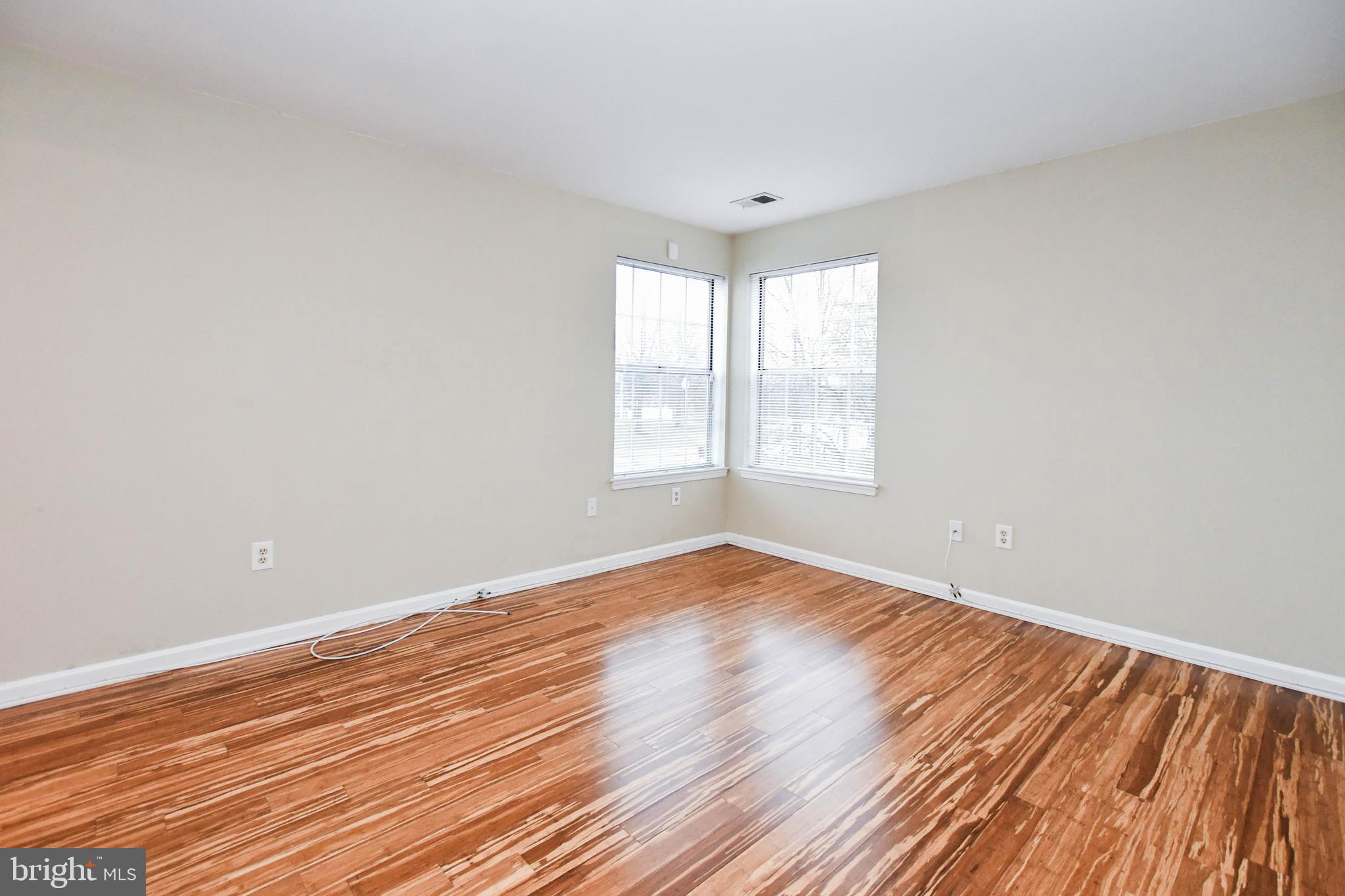 CROMWELL FOUNTAIN - Residential