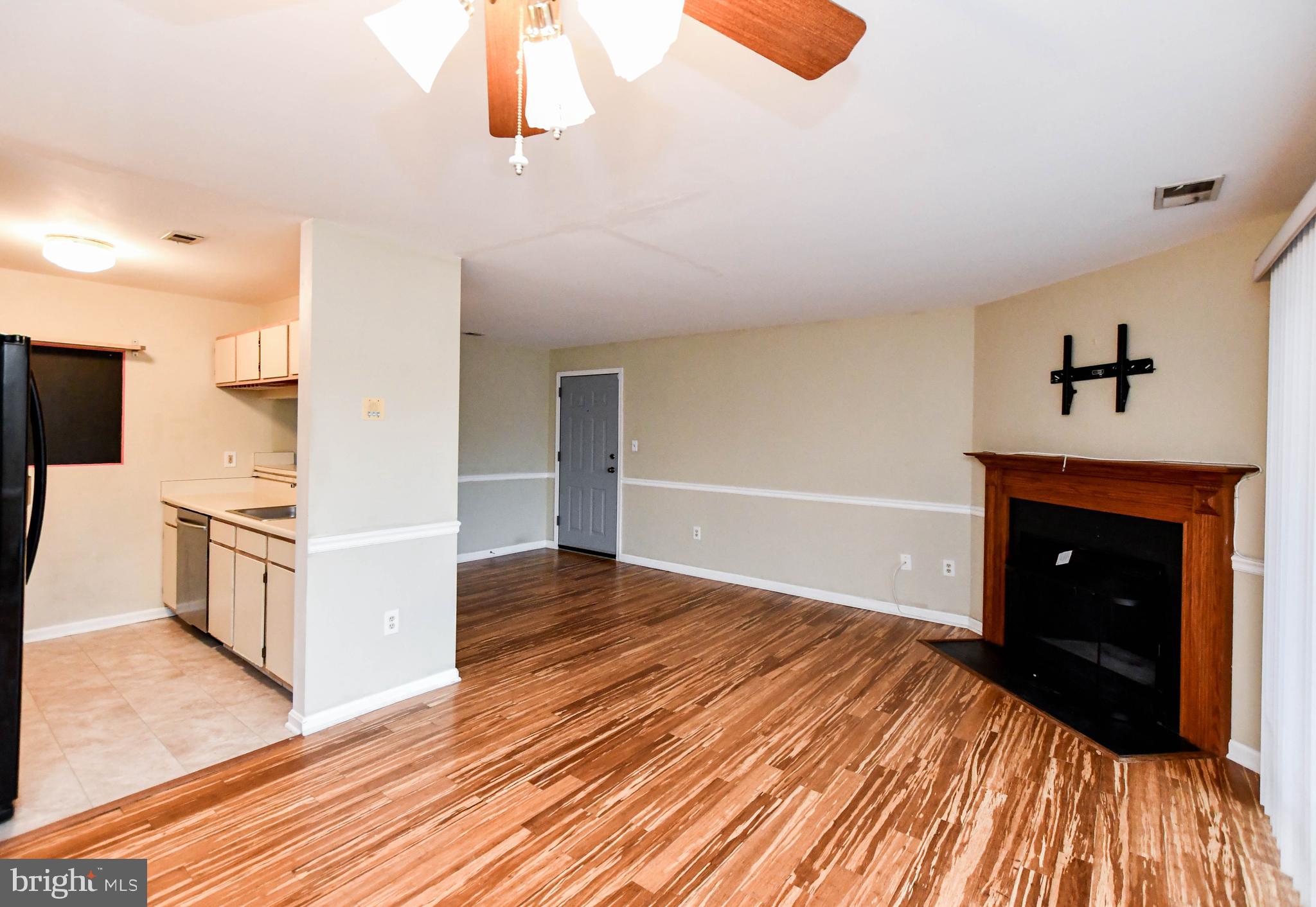 CROMWELL FOUNTAIN - Residential