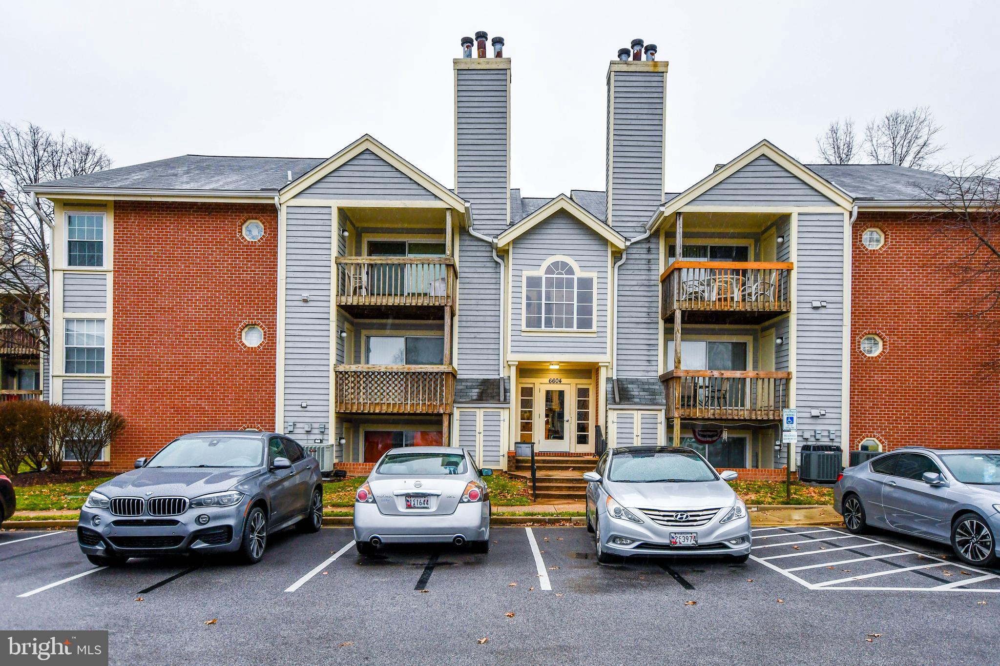 CROMWELL FOUNTAIN - Residential