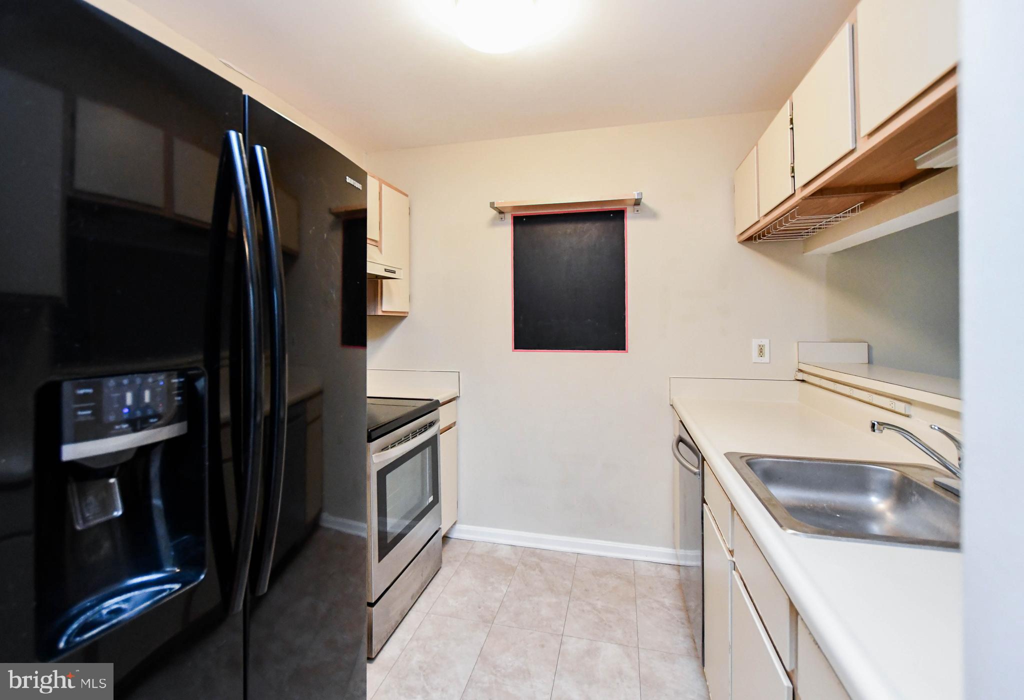 CROMWELL FOUNTAIN - Residential