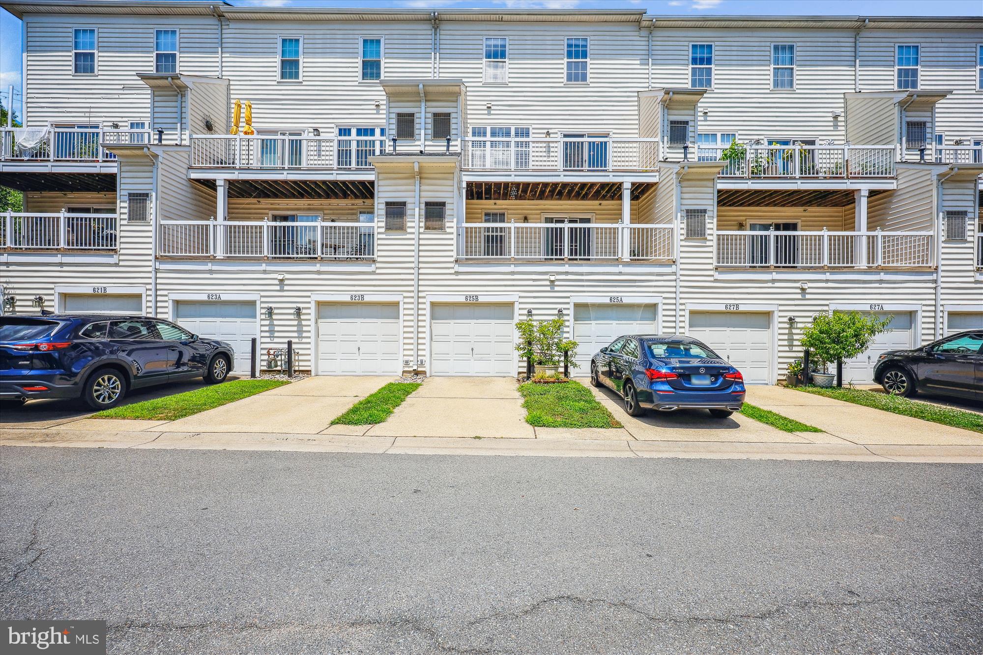 LAKELANDS - Residential