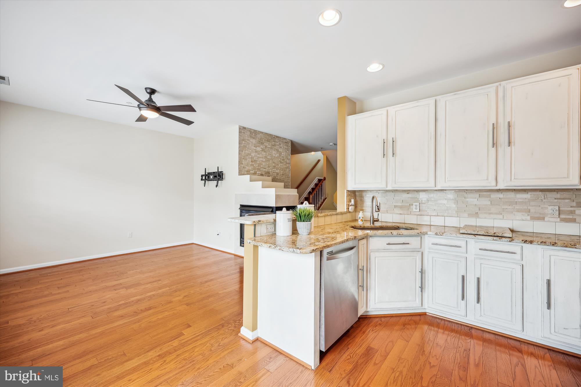 LAKELANDS - Residential