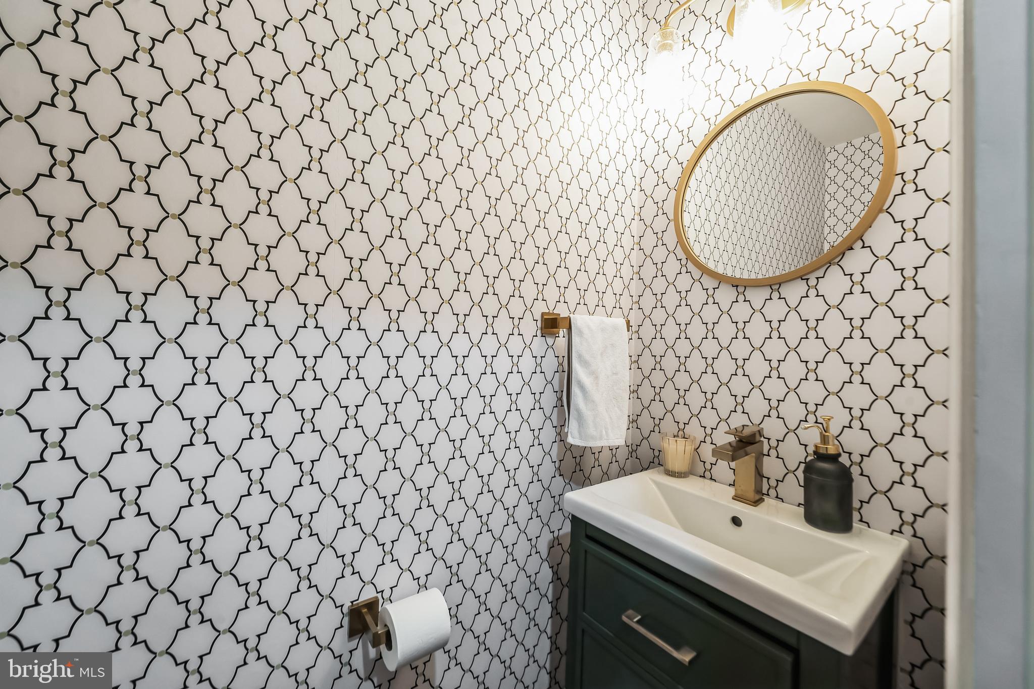 QUEEN VILLAGE - Residential