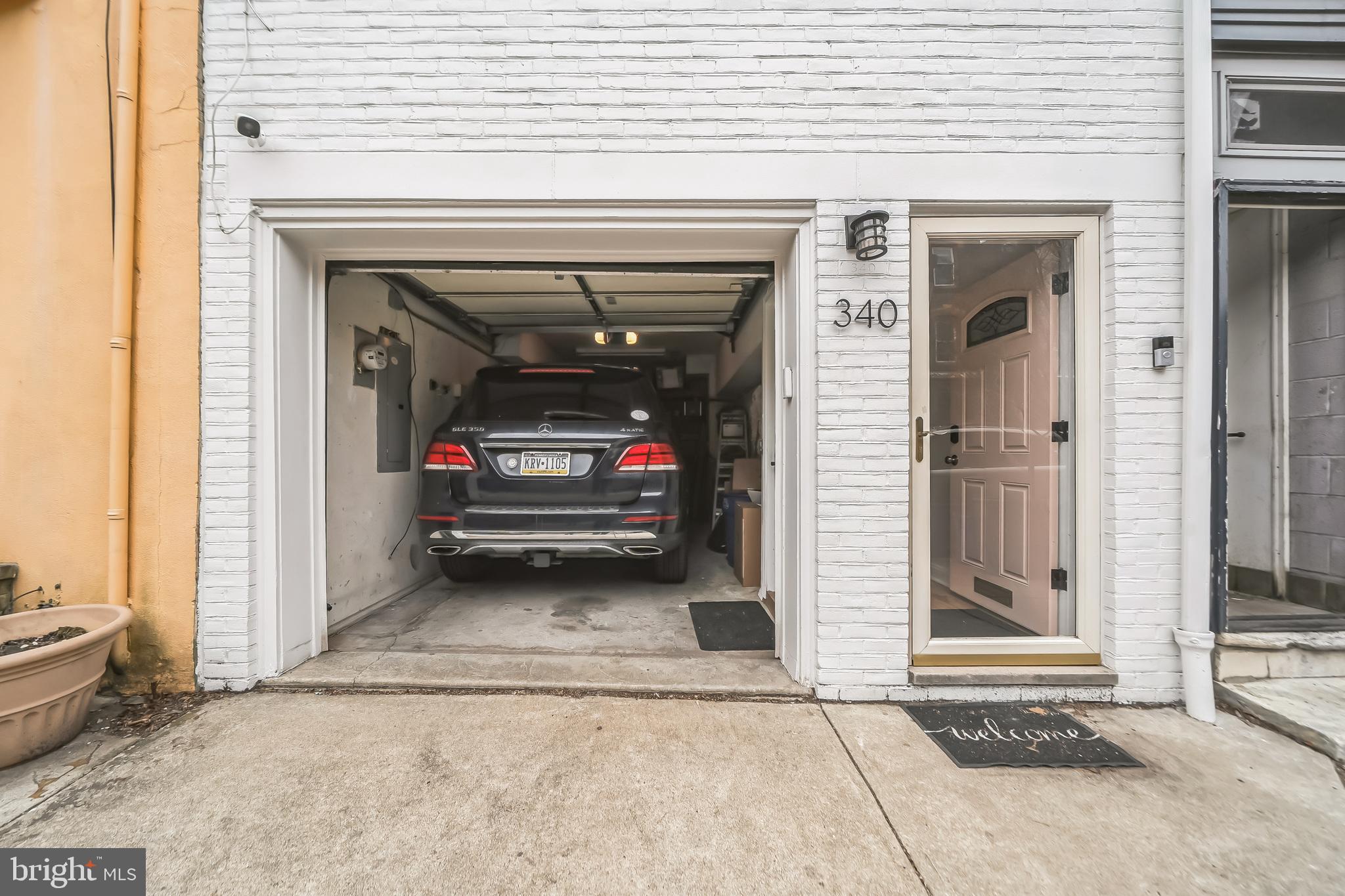 QUEEN VILLAGE - Residential