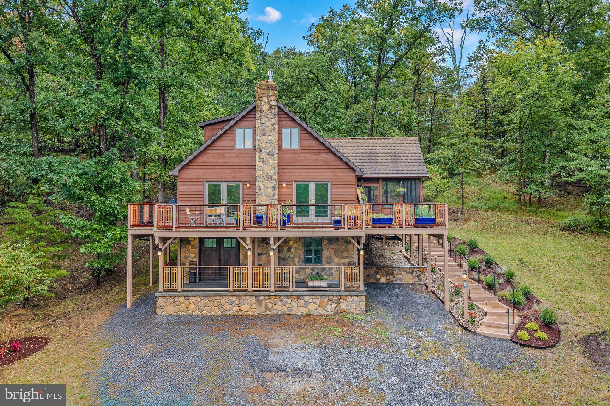 18 DONEGAL LANE