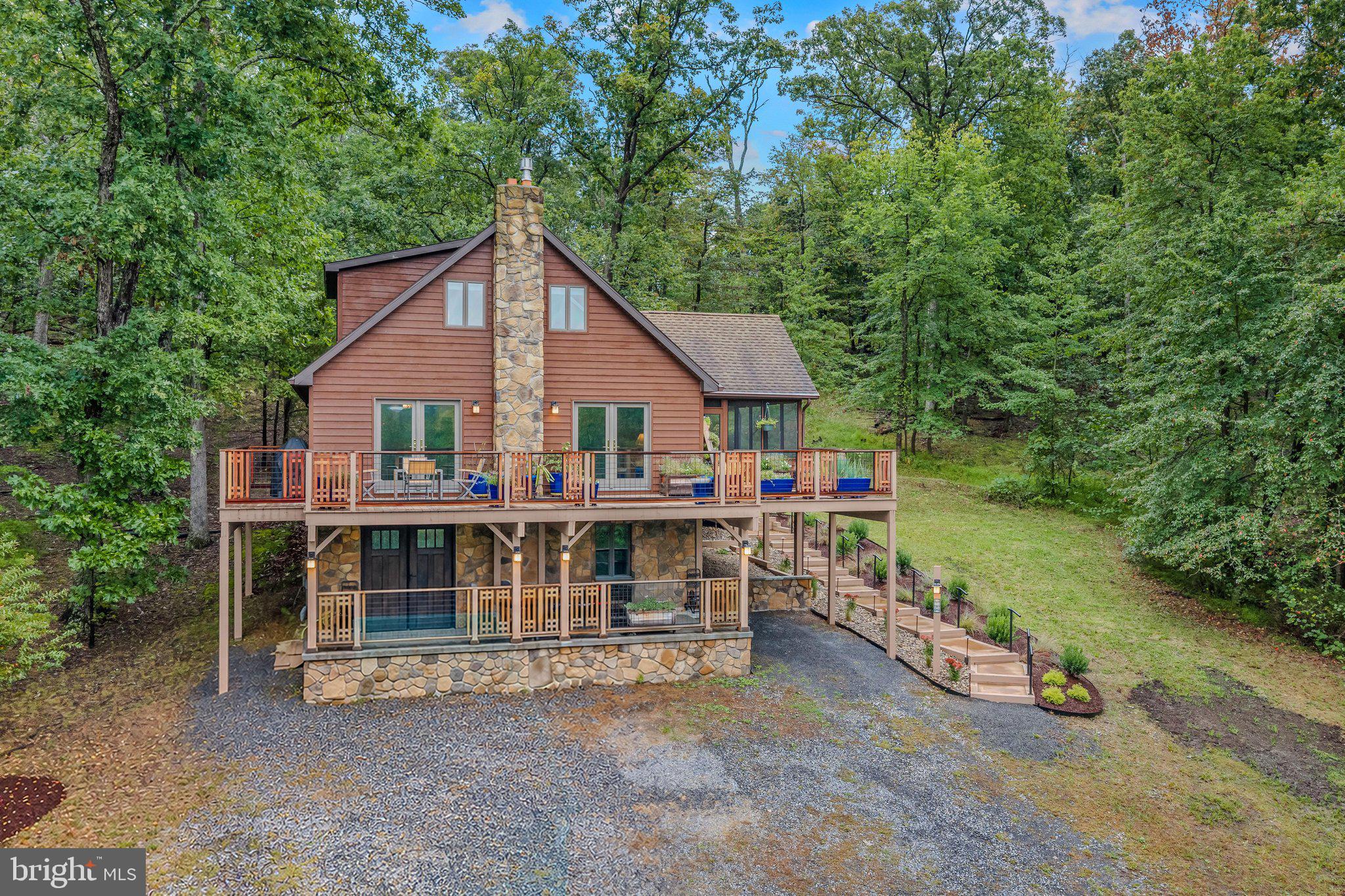 18 DONEGAL LANE