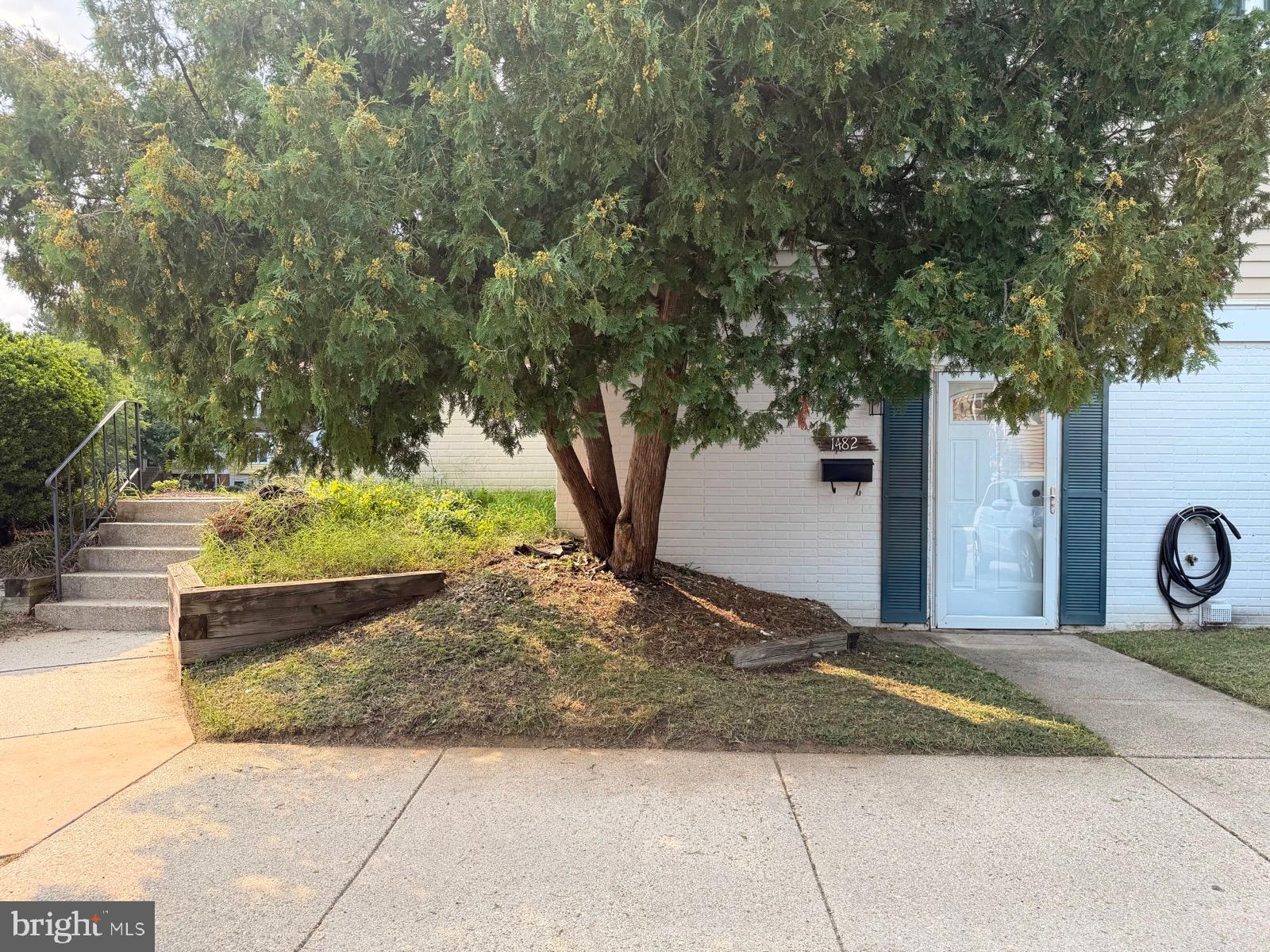 1482 BLOCKTON COURT