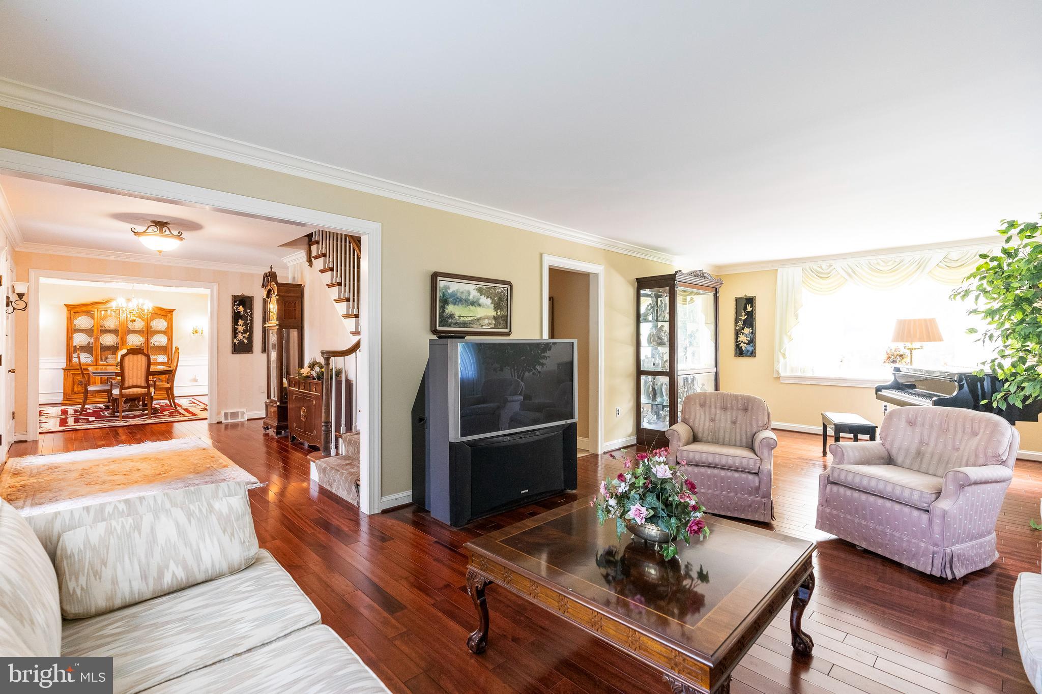 SHADOW OAK - Residential