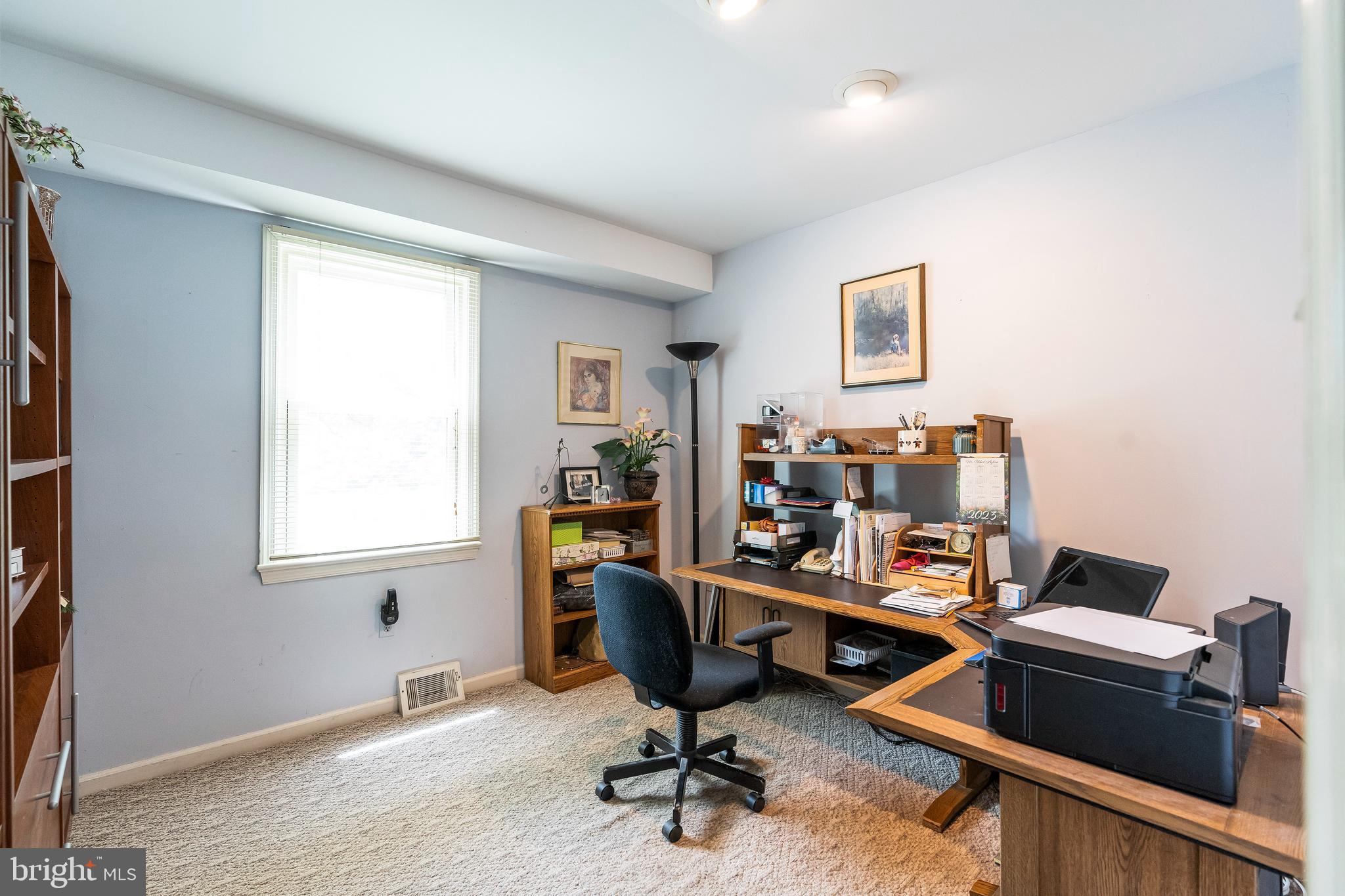 SHADOW OAK - Residential