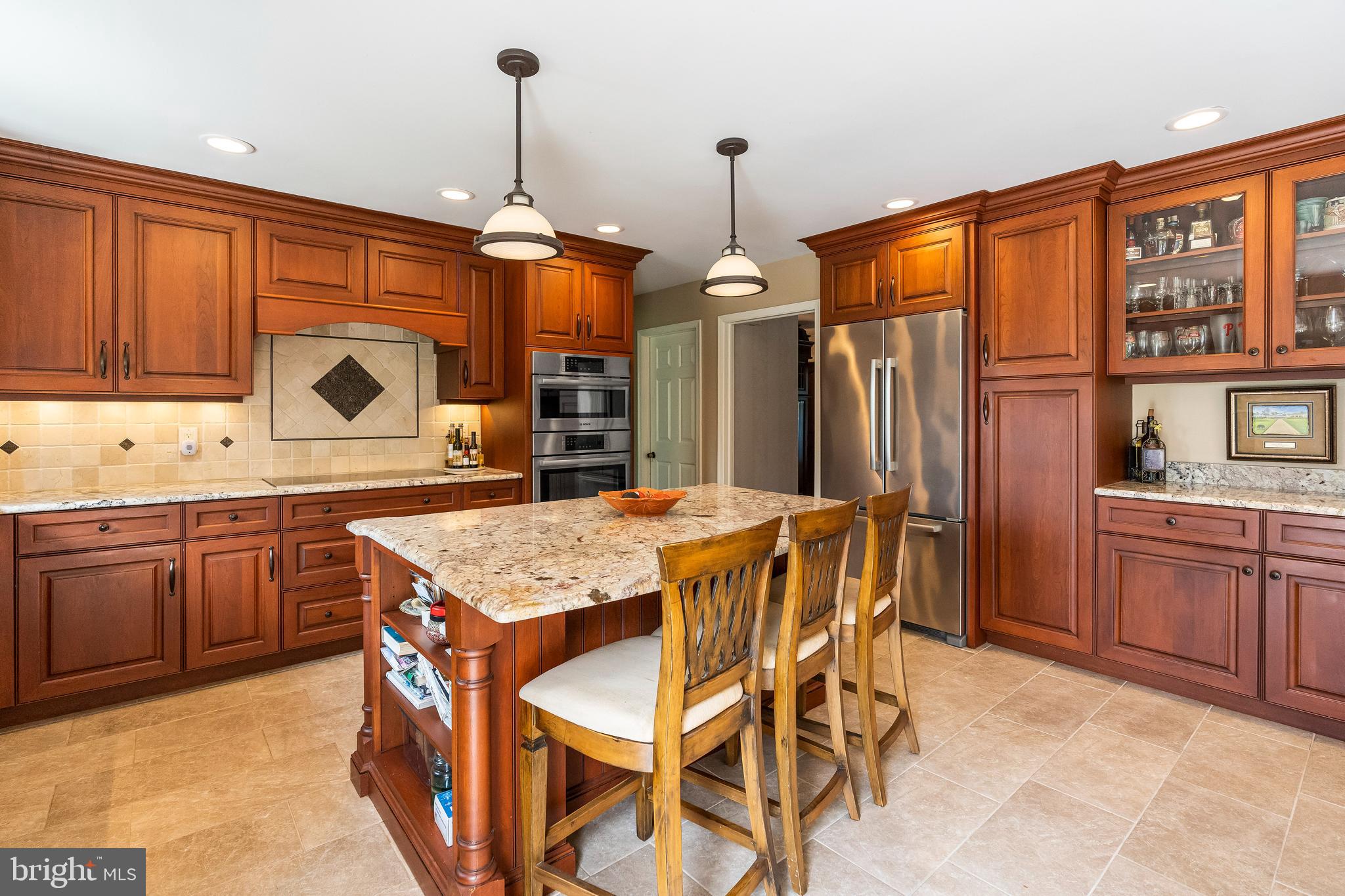 SHADOW OAK - Residential