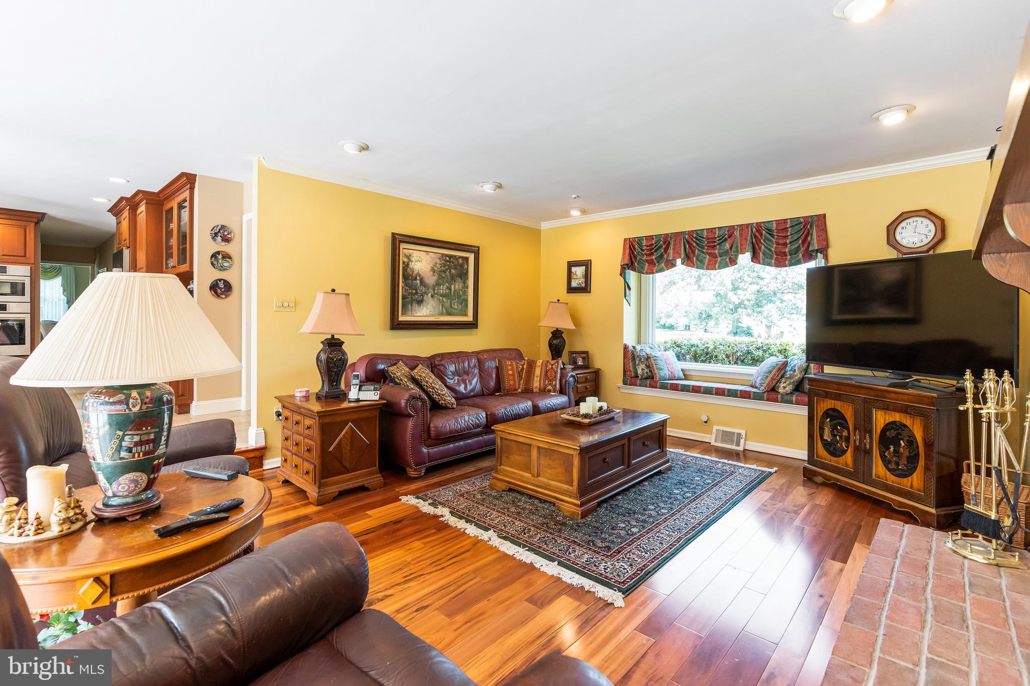 SHADOW OAK - Residential