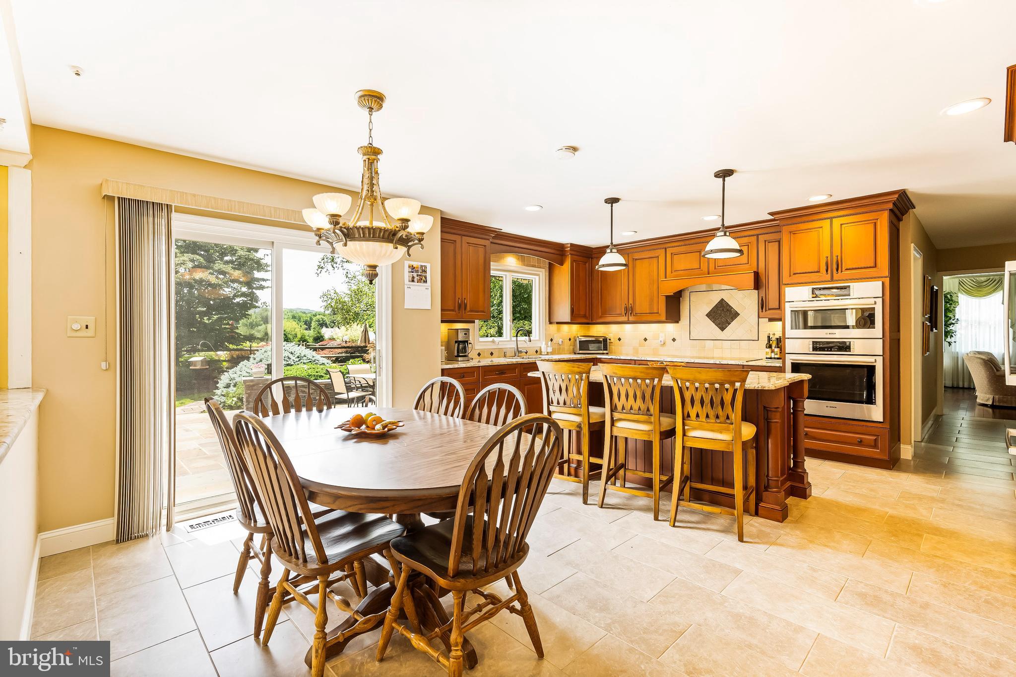 SHADOW OAK - Residential