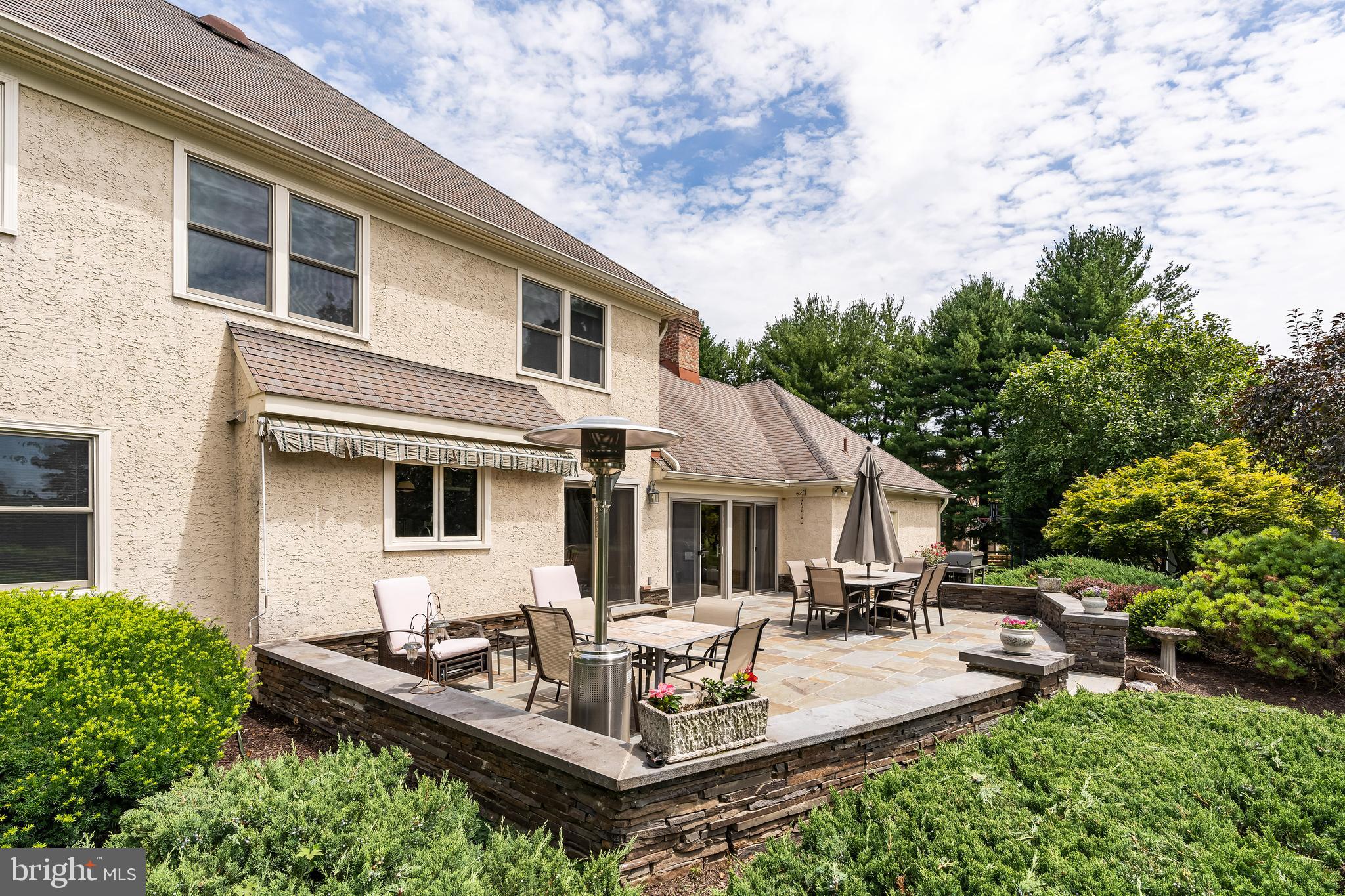 SHADOW OAK - Residential