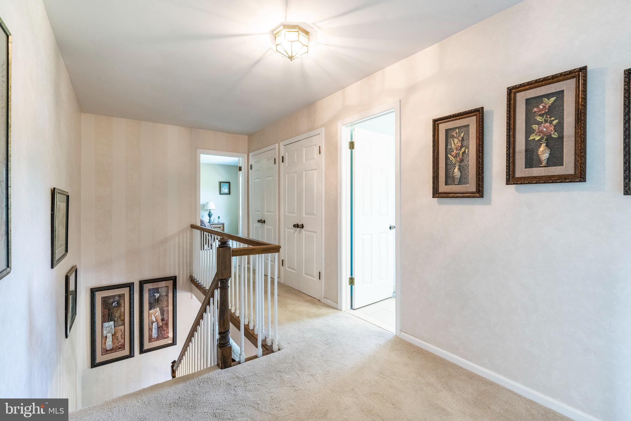 SHADOW OAK - Residential