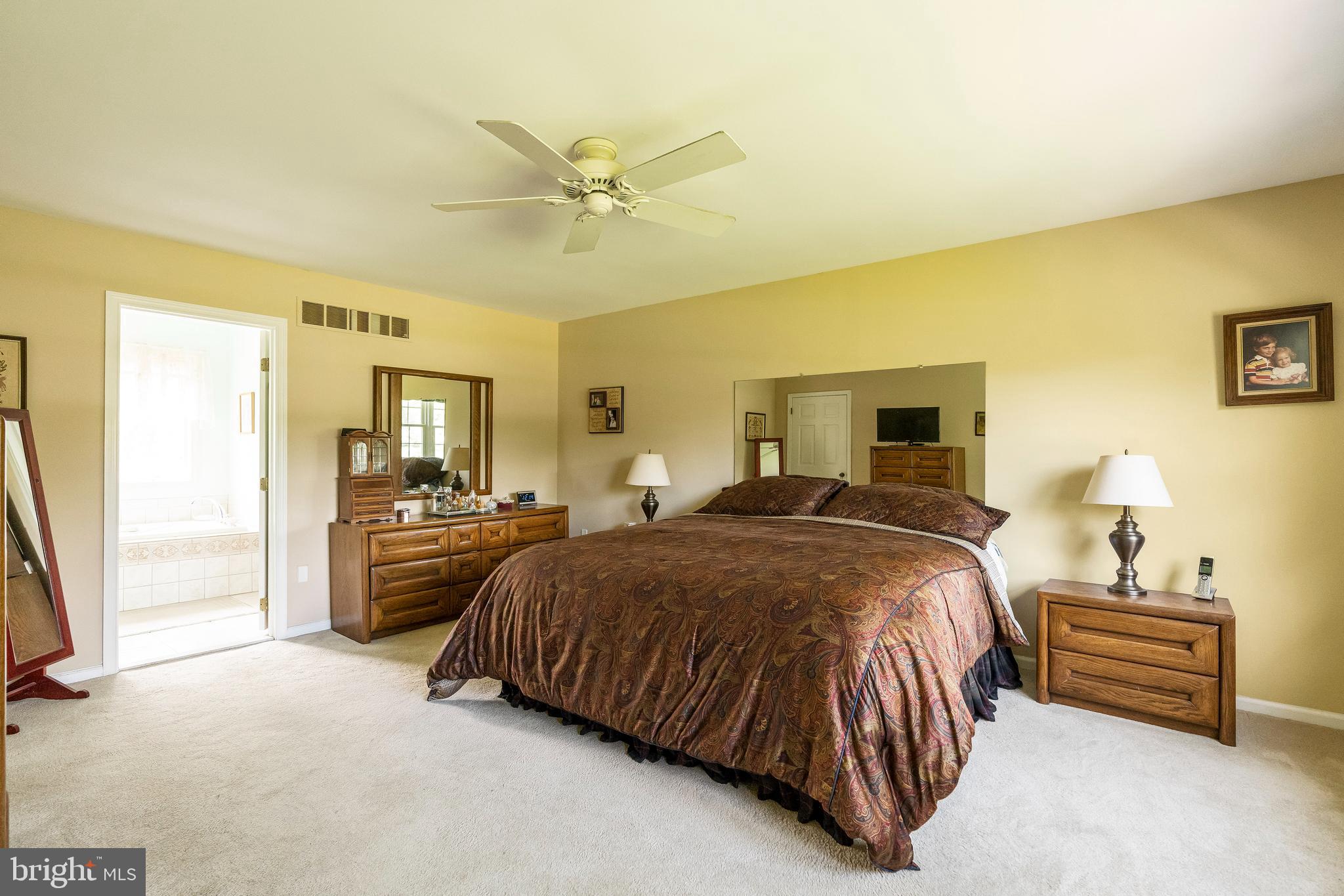 SHADOW OAK - Residential