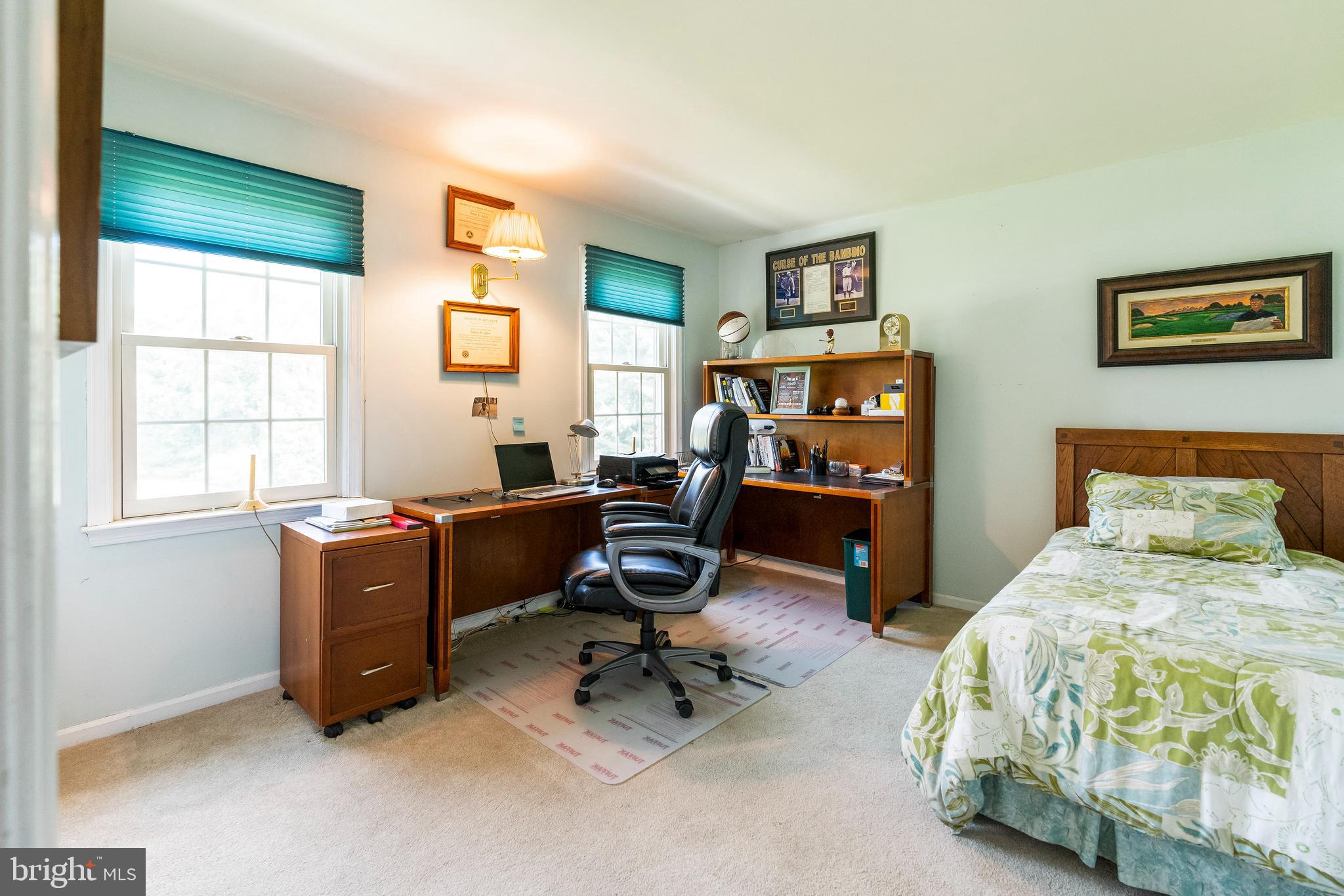 SHADOW OAK - Residential