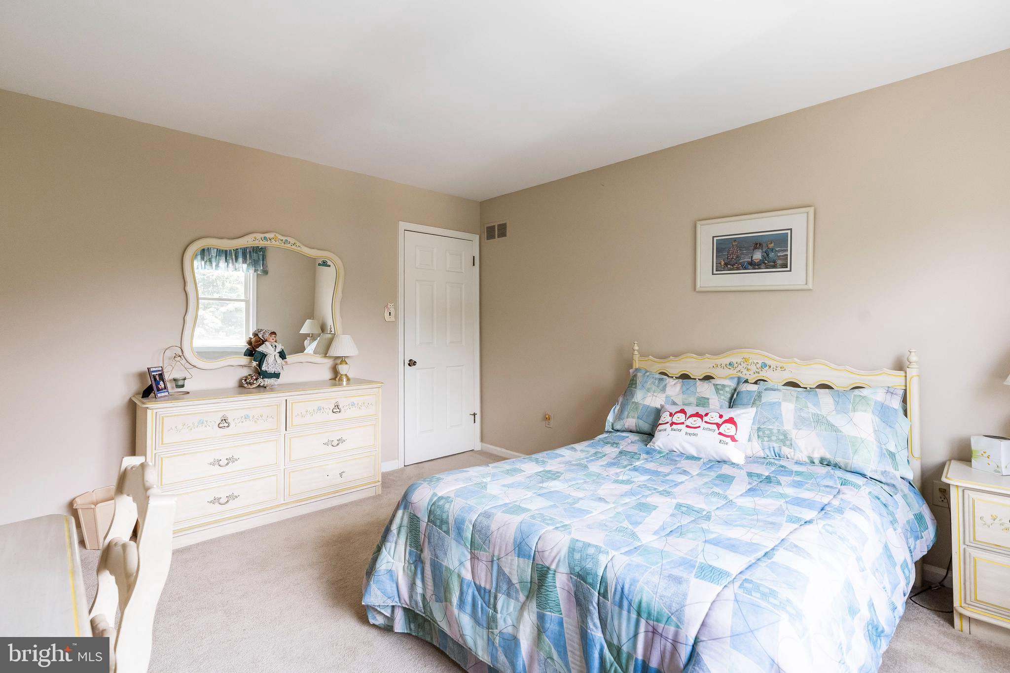 SHADOW OAK - Residential