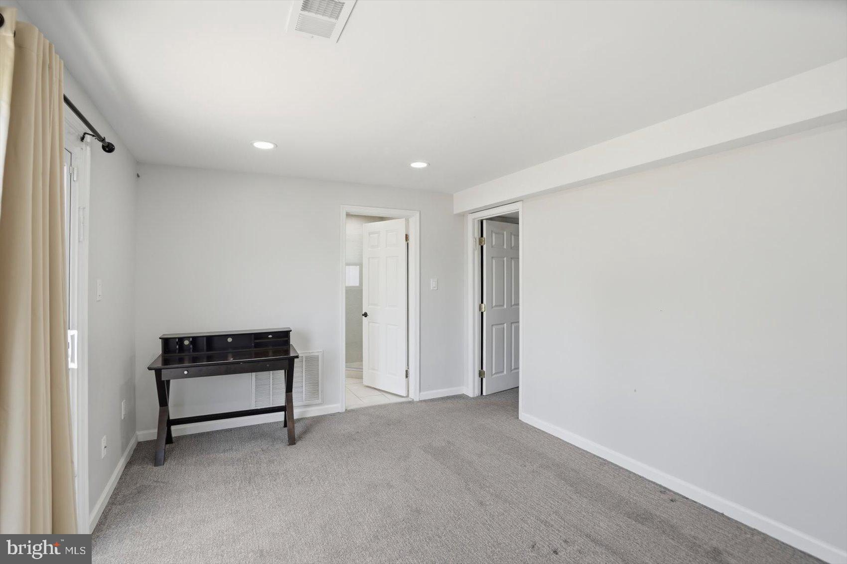 MEADOWOOD - Residential