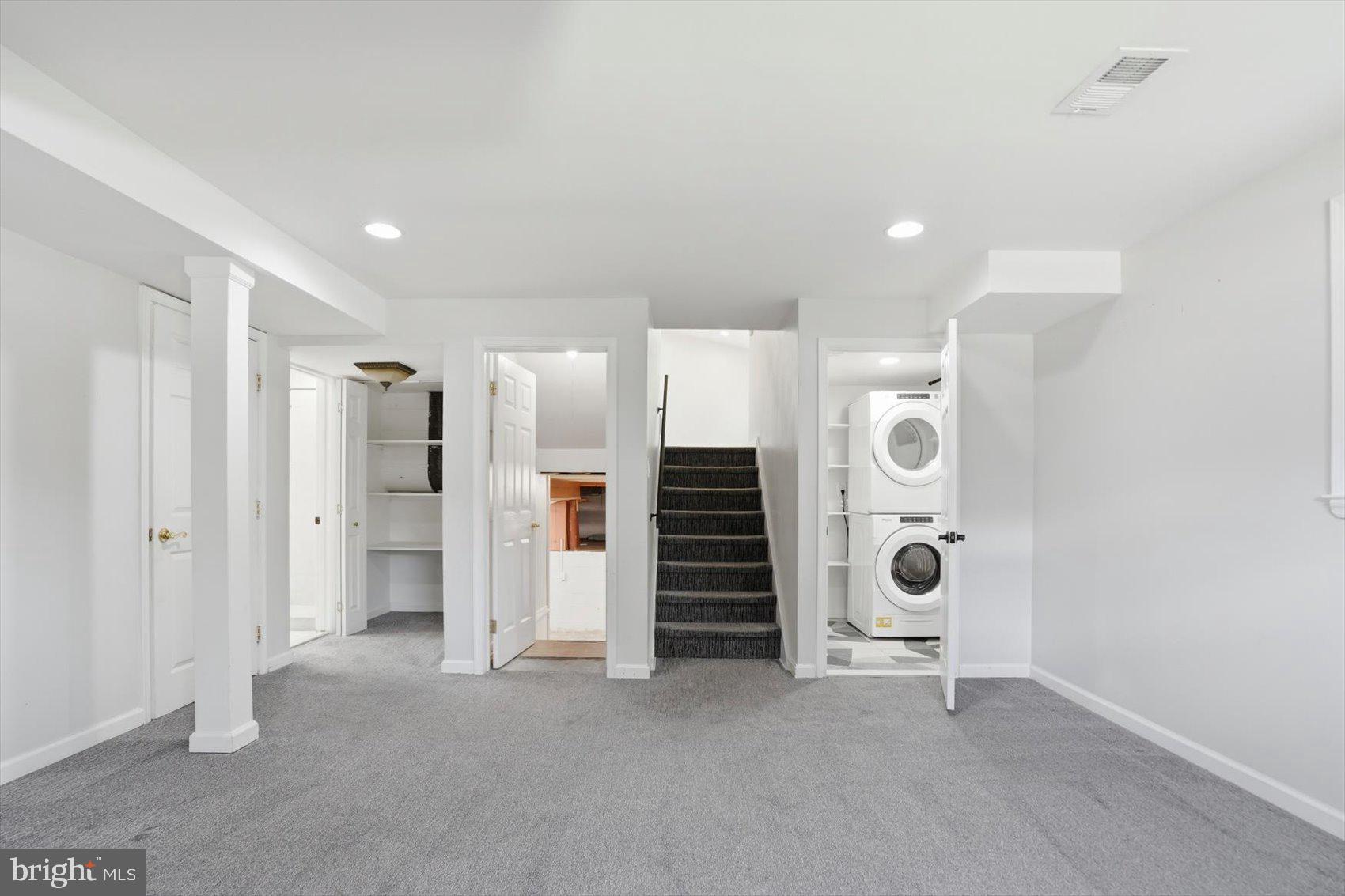 MEADOWOOD - Residential